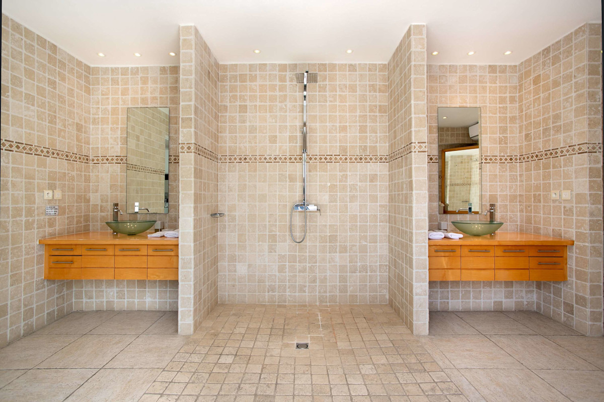 Encore property image