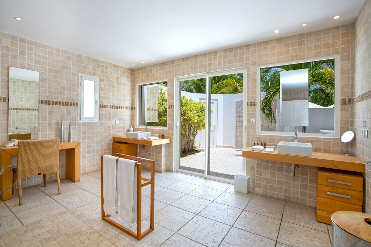Encore property image
