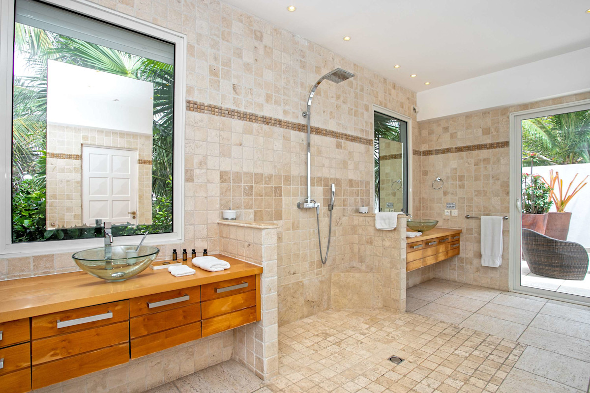 Encore property image