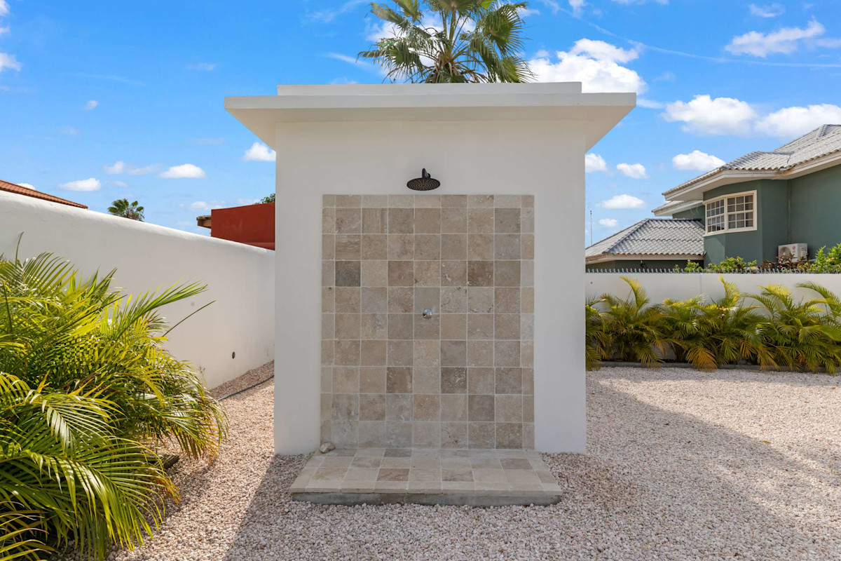 outside shower