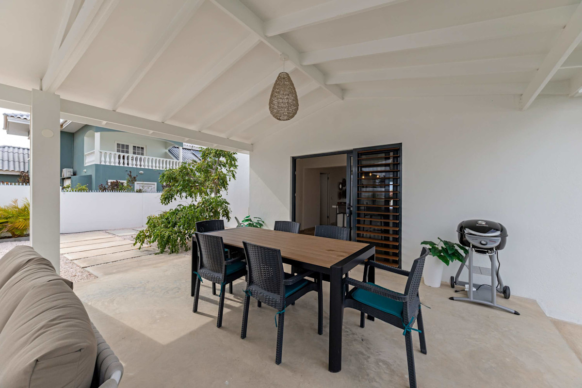 outside dining