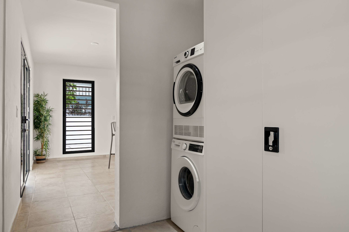 washer/ dryer