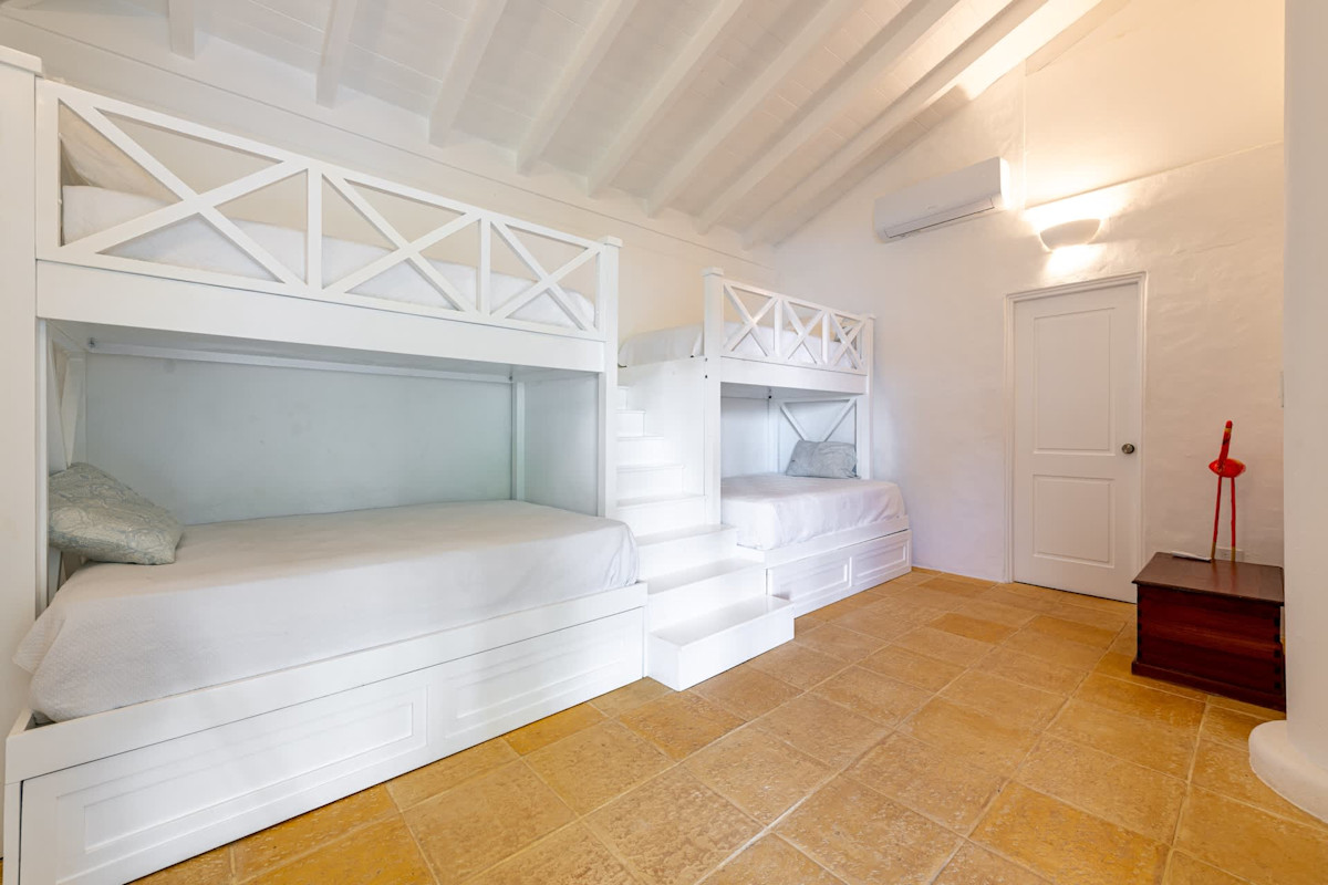 guest room bunk beds
