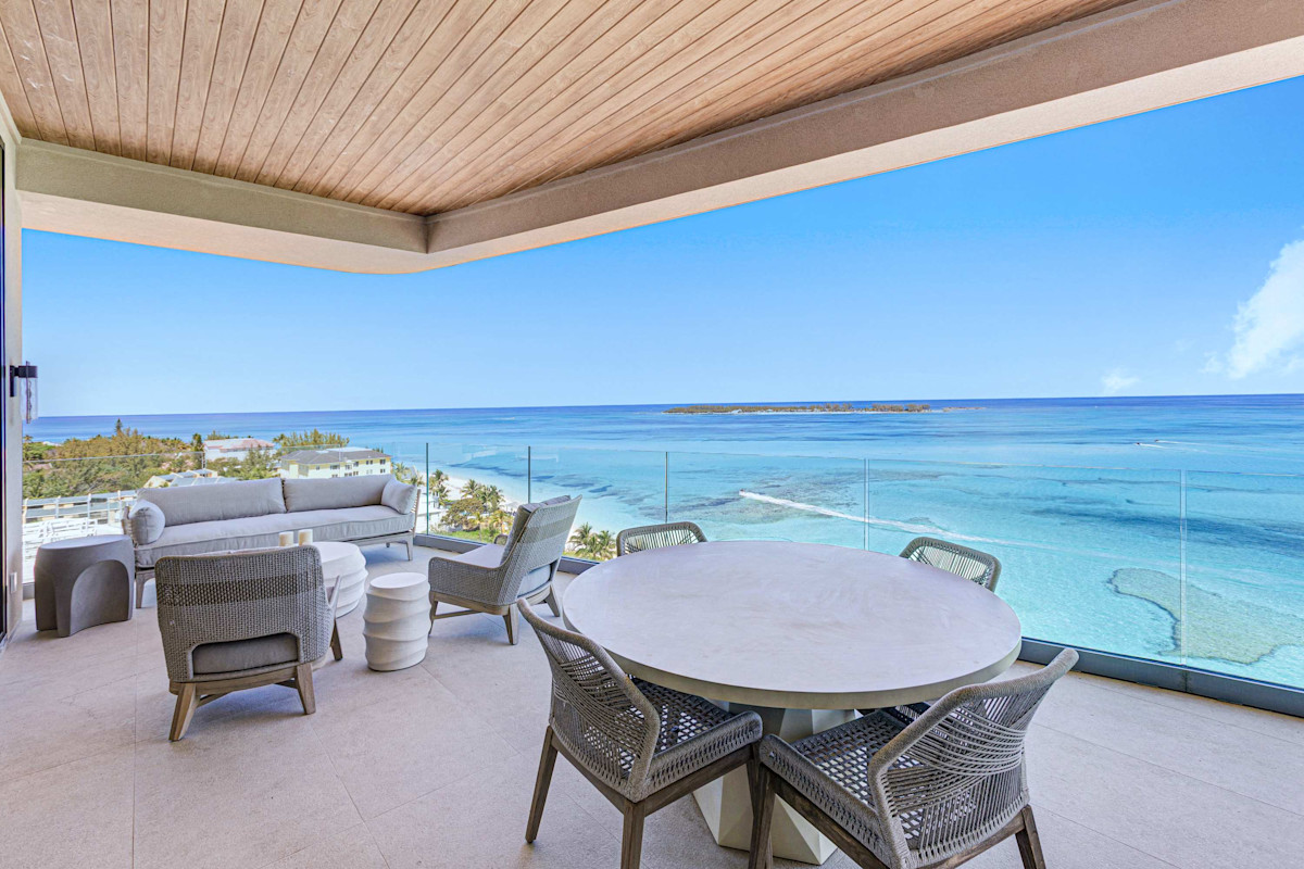 Expansive Balcony with Ocean Views and Alfresco Dining