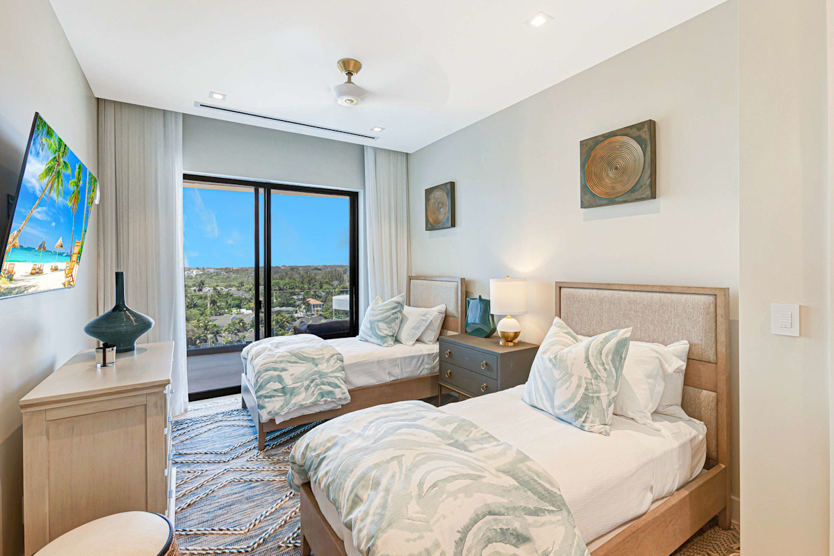 Twin Bedroom with Ensuite