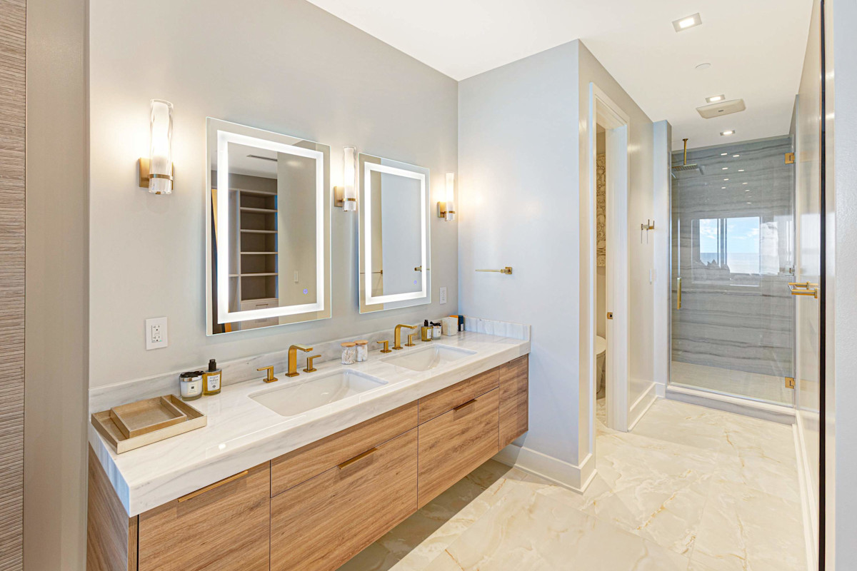 Primary Ensuite Bathroom with Ocean Views