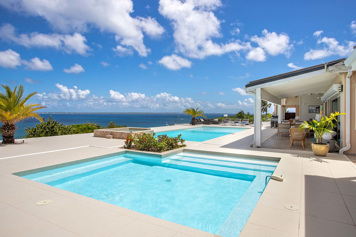 Villa Dream In Blue property image