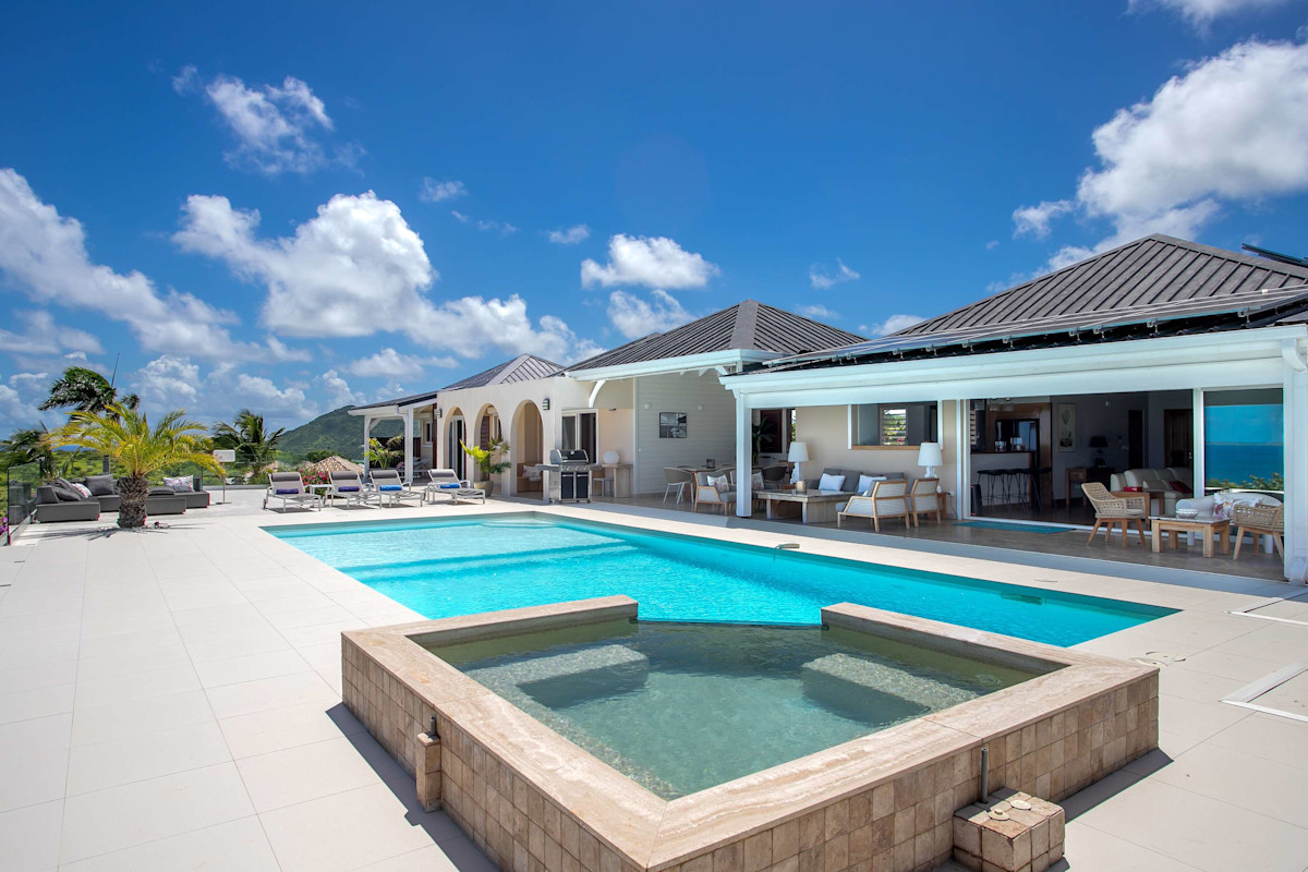 Villa Dream In Blue property image