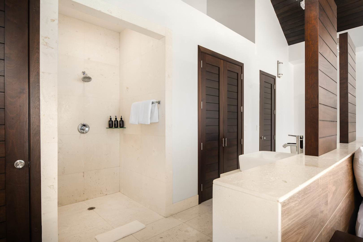 Sandpebble property image