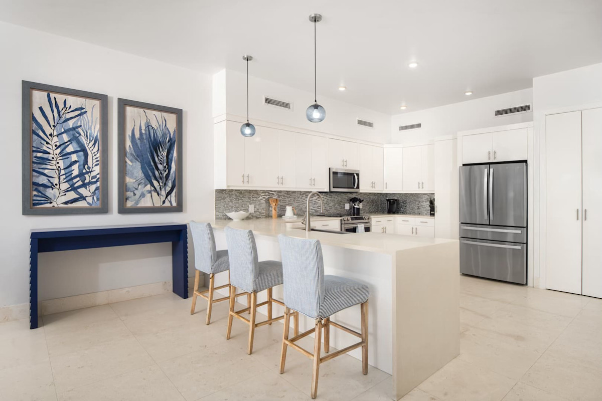 Sandpebble property image