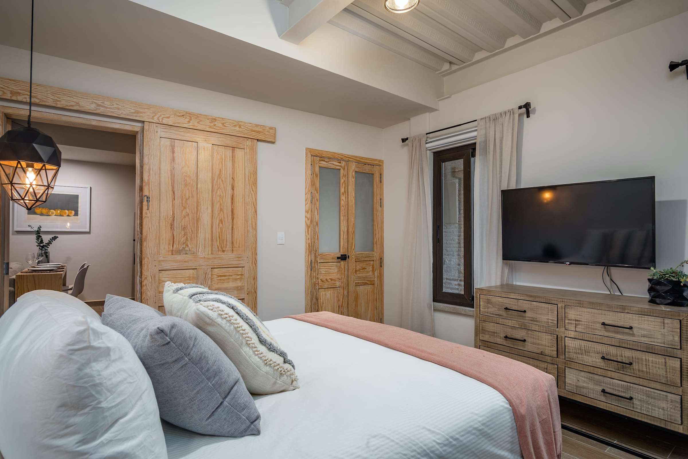 Queen Bedroom Flat Screen