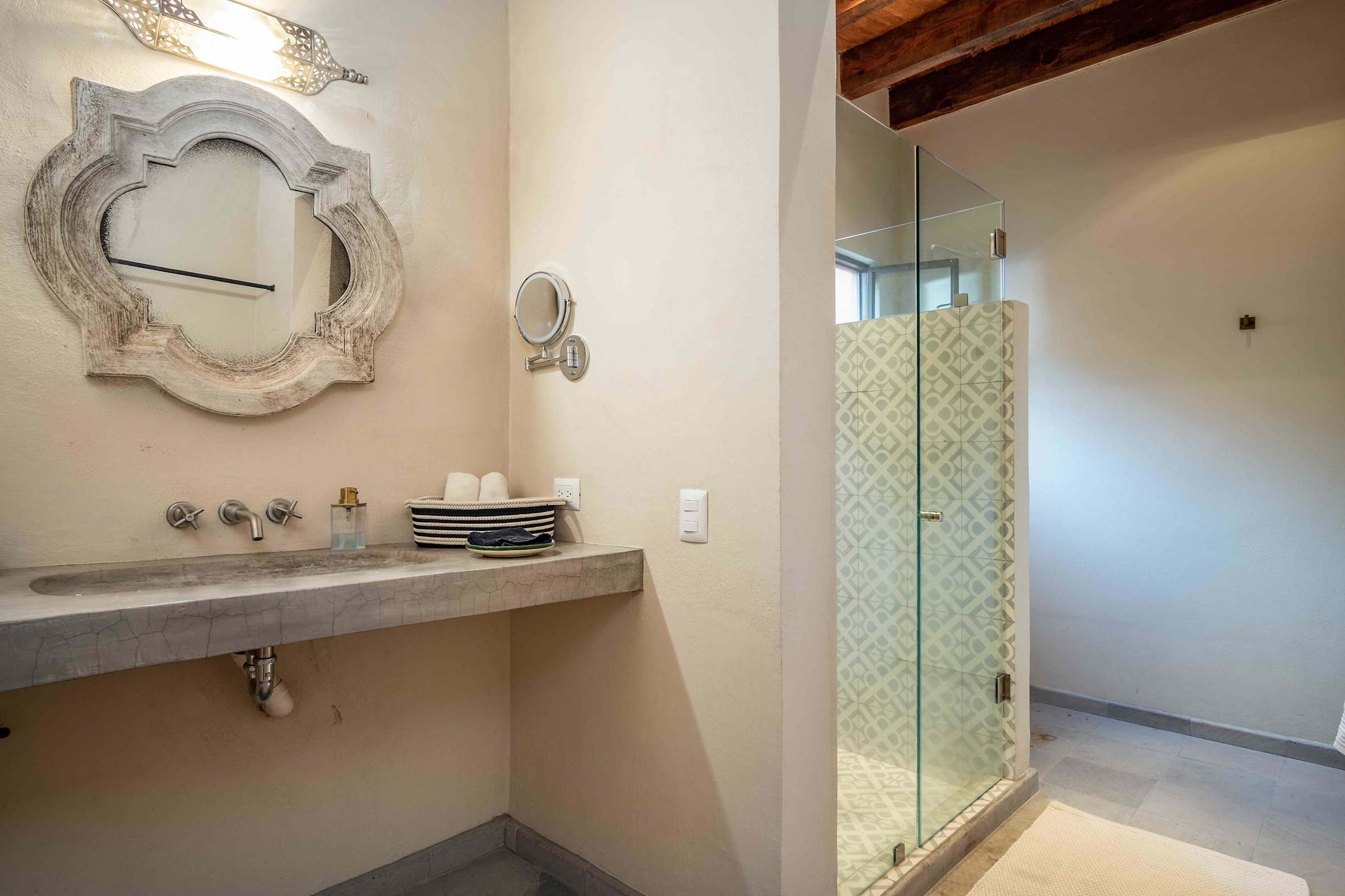 Twin Bathroom