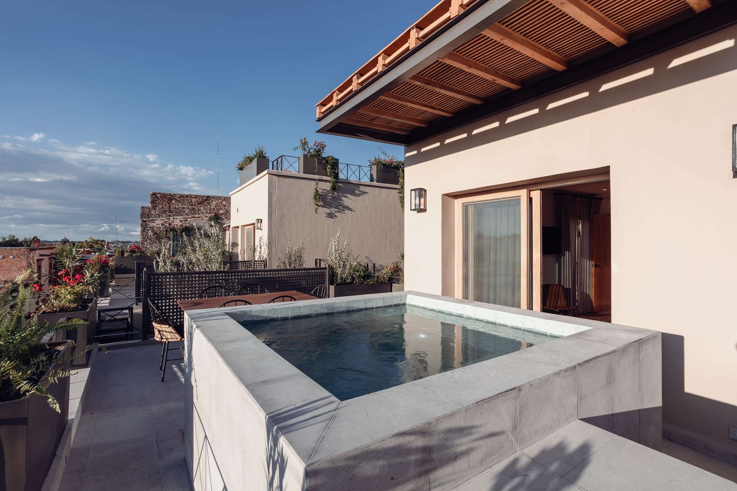 Private Rooftop with Jacuzzi