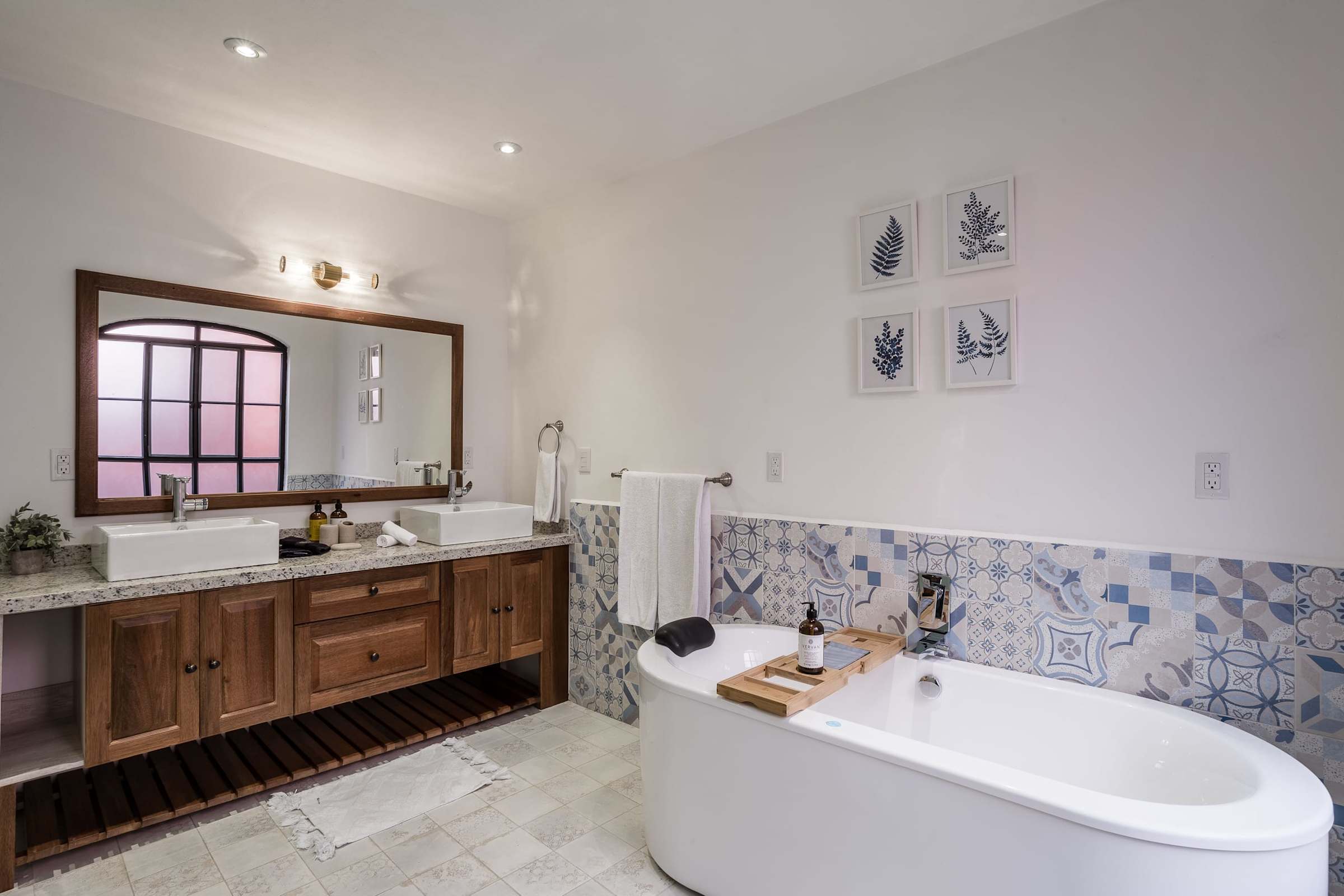Bathroom with bathtub