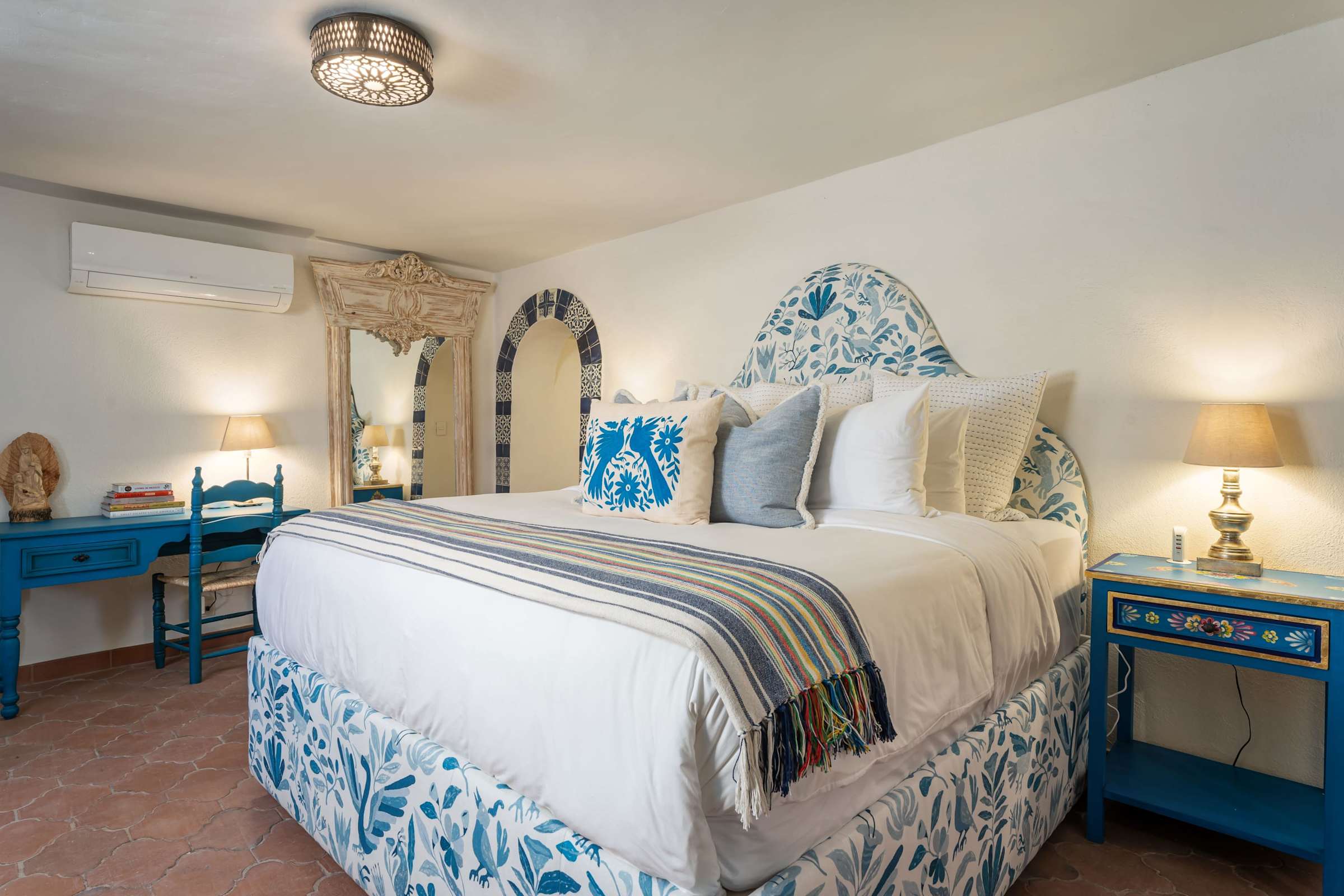 Bedroom 3 with king bed