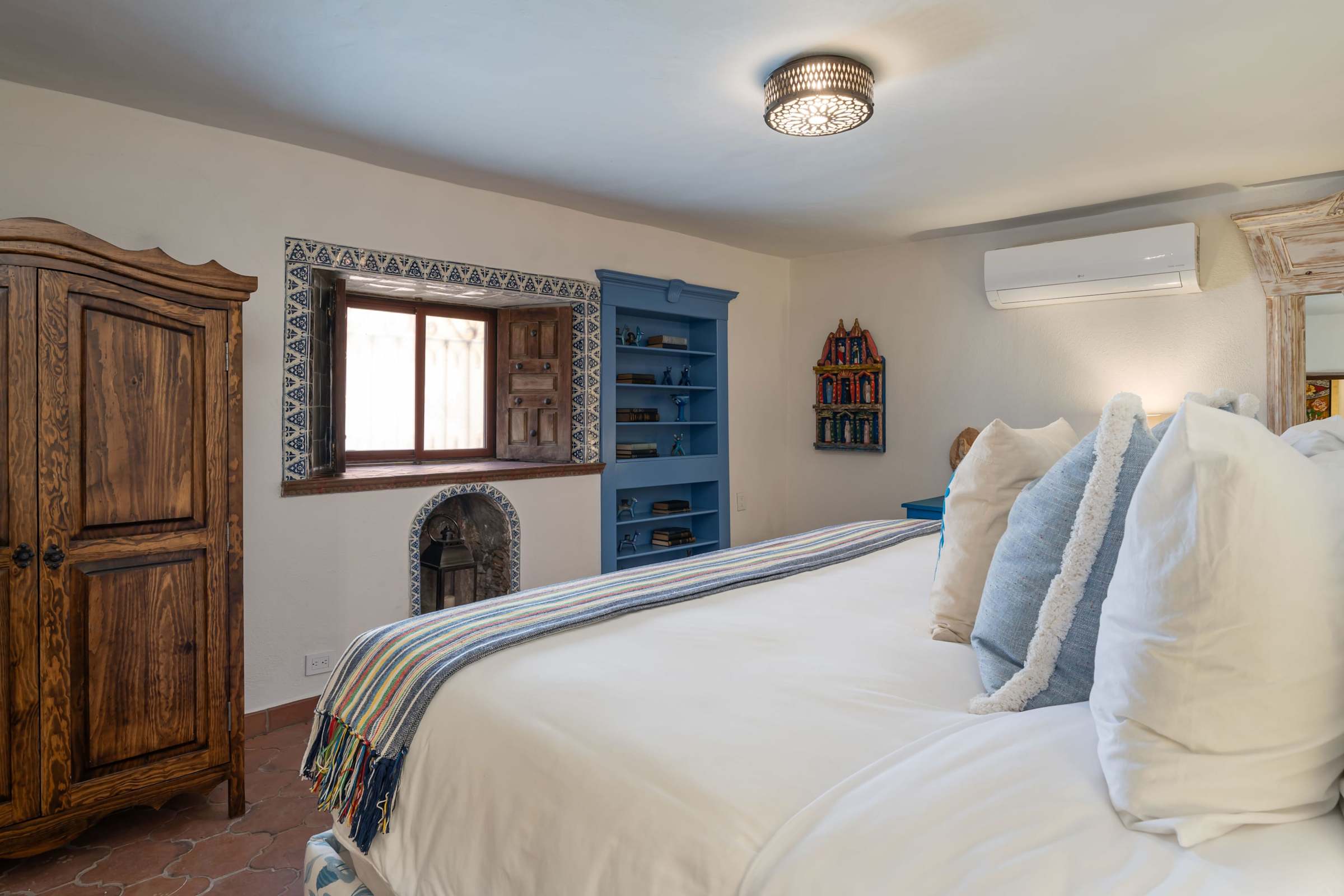 Bedroom 3 with king bed