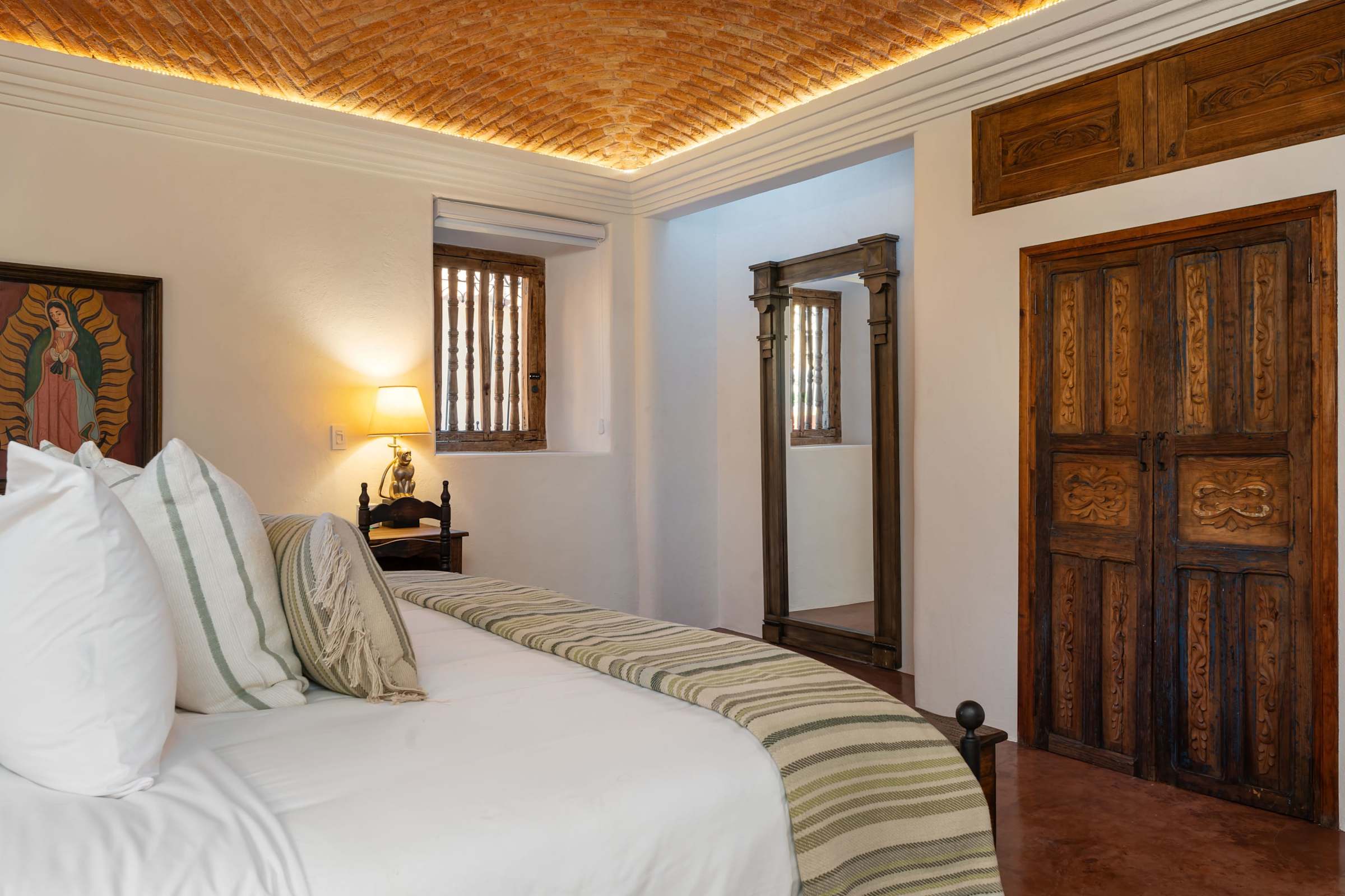Bedroom 4 with king bed
