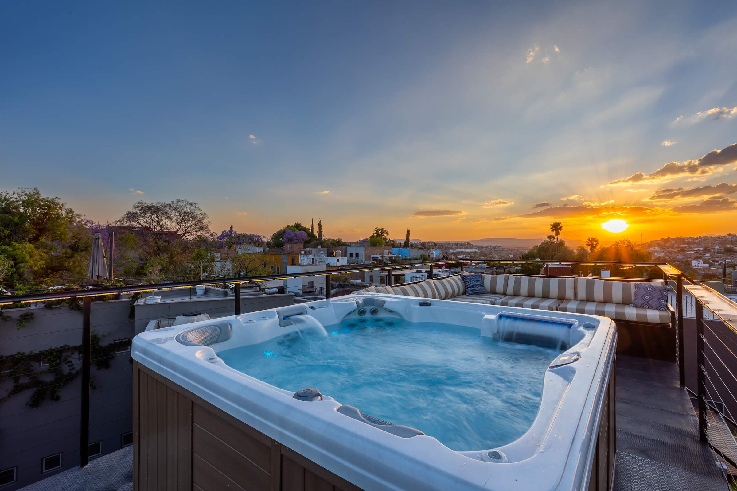 Casa Cielo 4 Story Luxury with Rooftop Hot Tub +AC · photo 44