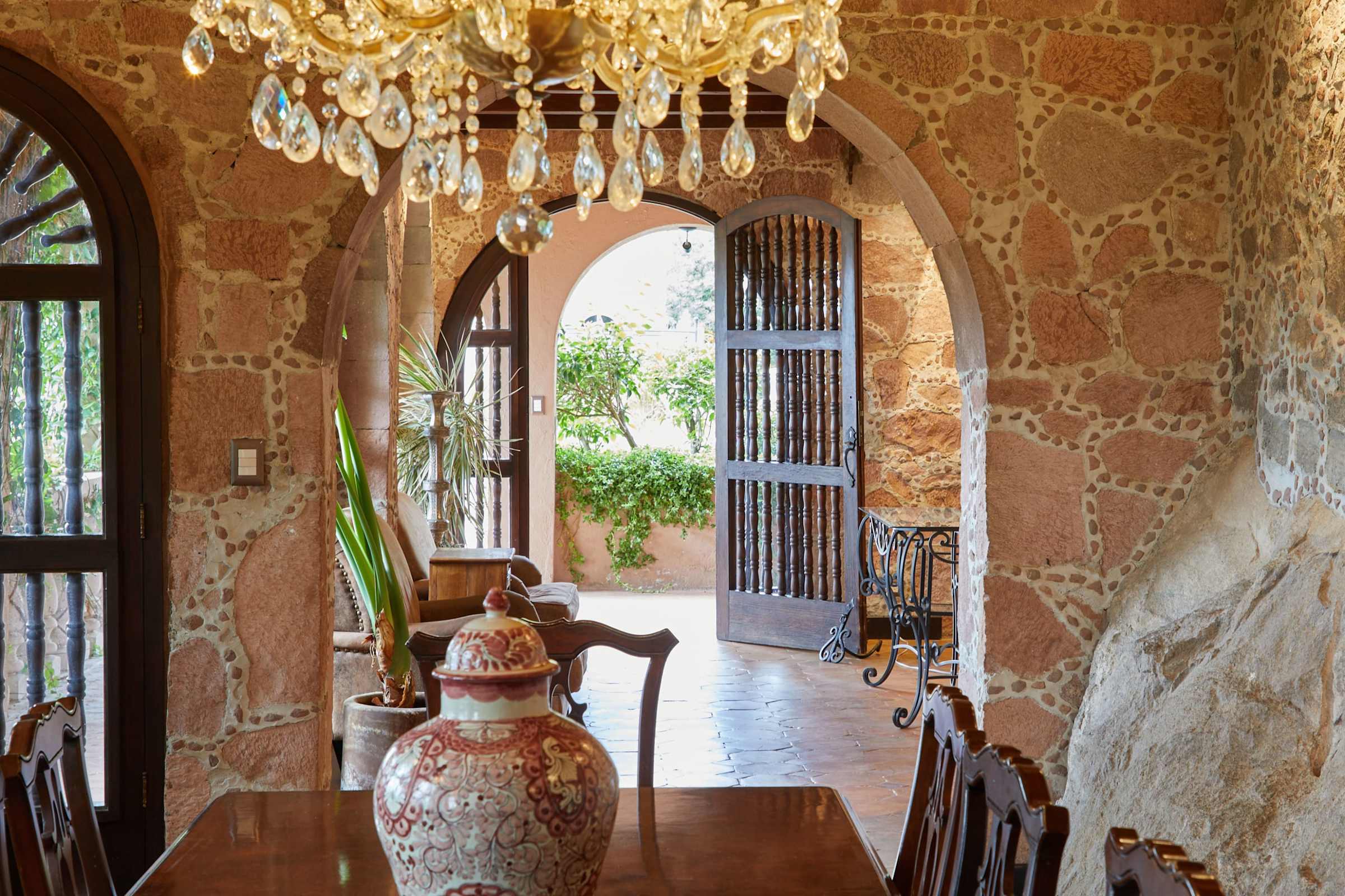 Casa Vista 6BR Villa, 16p Jacuzzi Pool & Breakfast 15