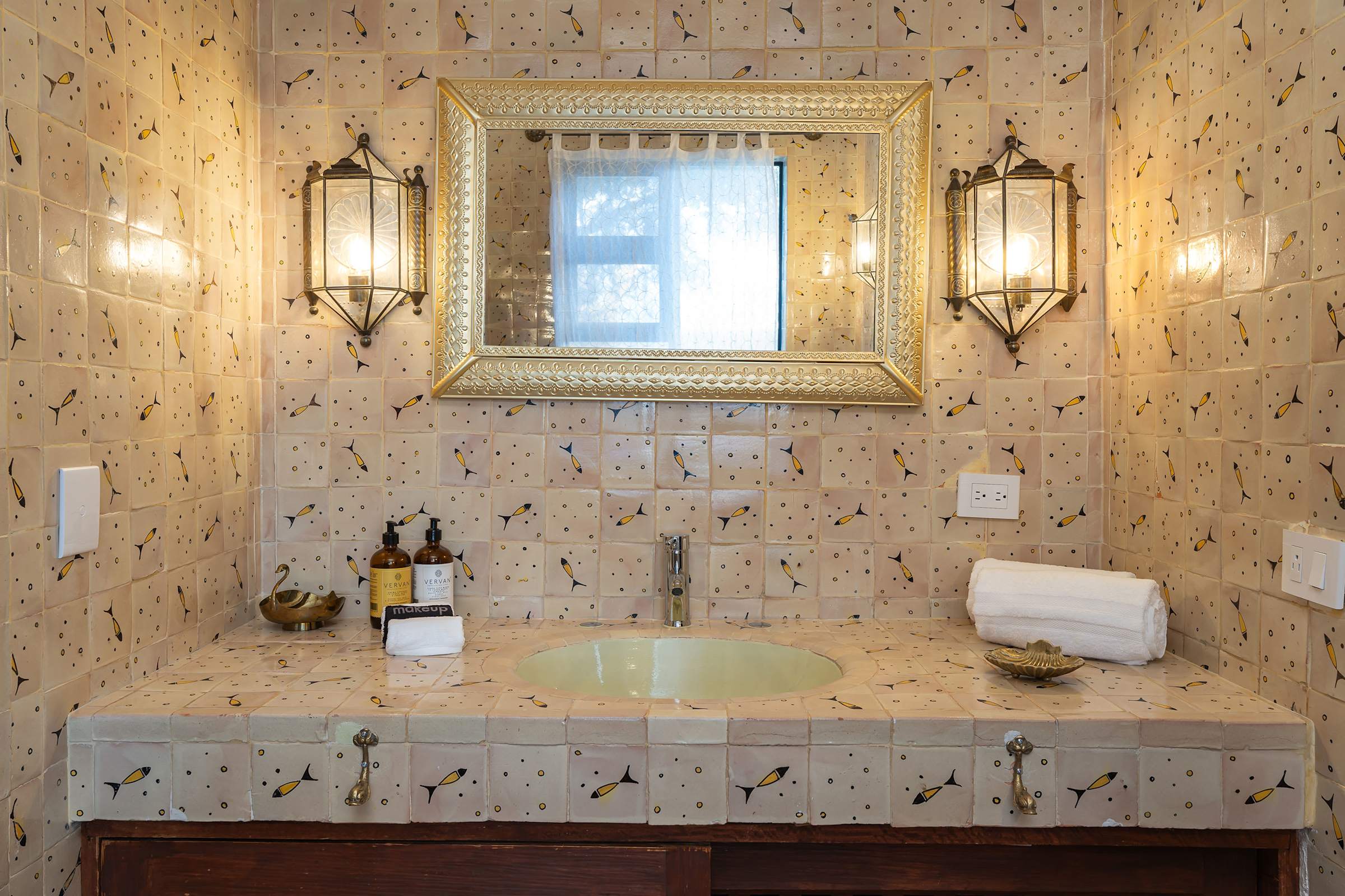 Casa Pedro Vargas: 6BR Estate w/ Hot Tub & Modern Comforts 32