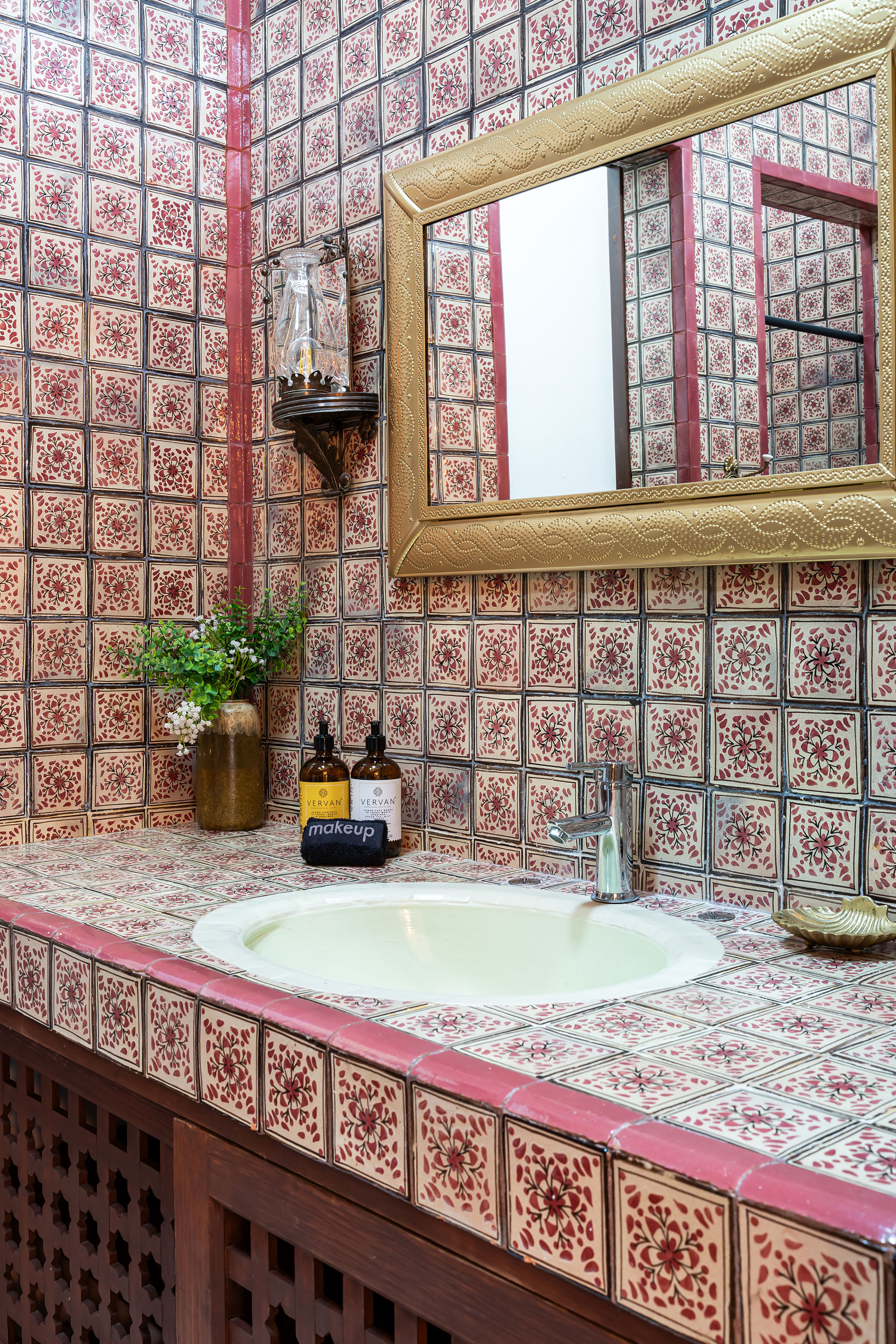 Casa Pedro Vargas: 6BR Estate w/ Hot Tub & Modern Comforts 26