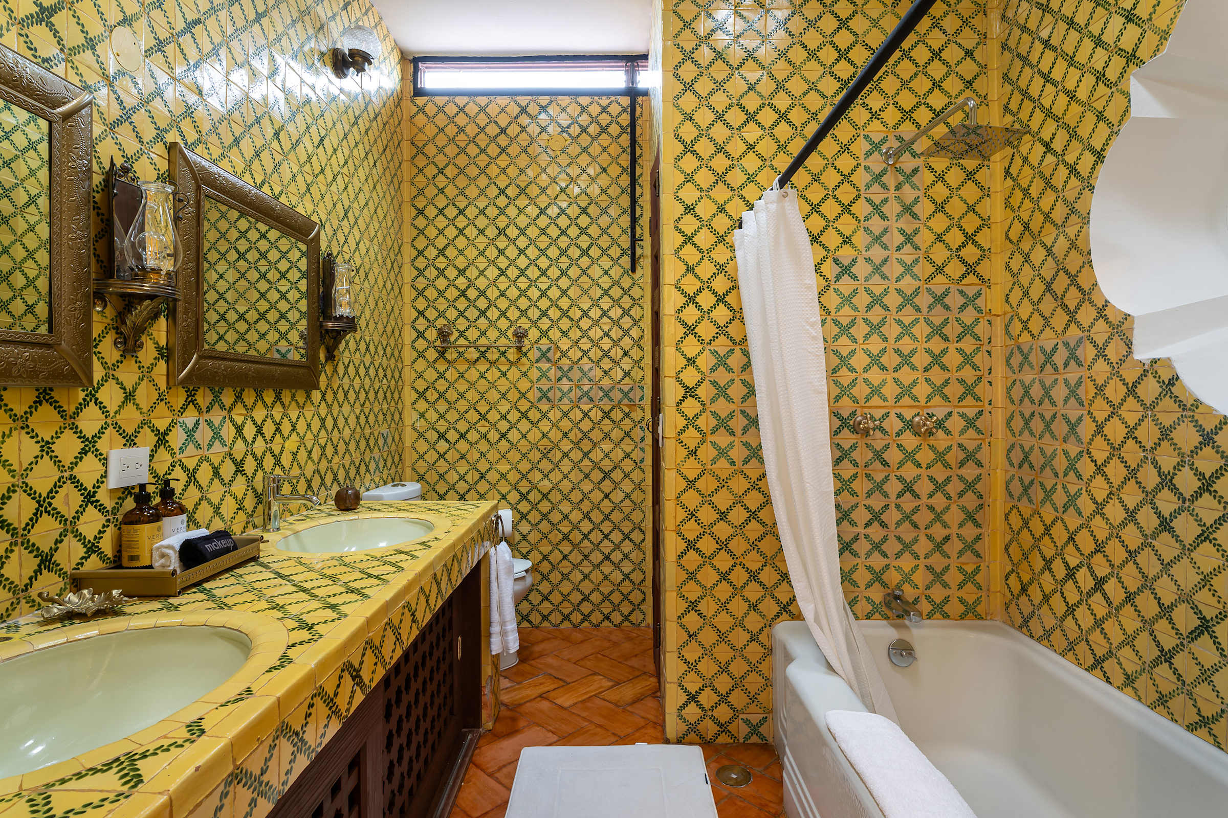 Casa Pedro Vargas: 6BR Estate w/ Hot Tub & Modern Comforts 42