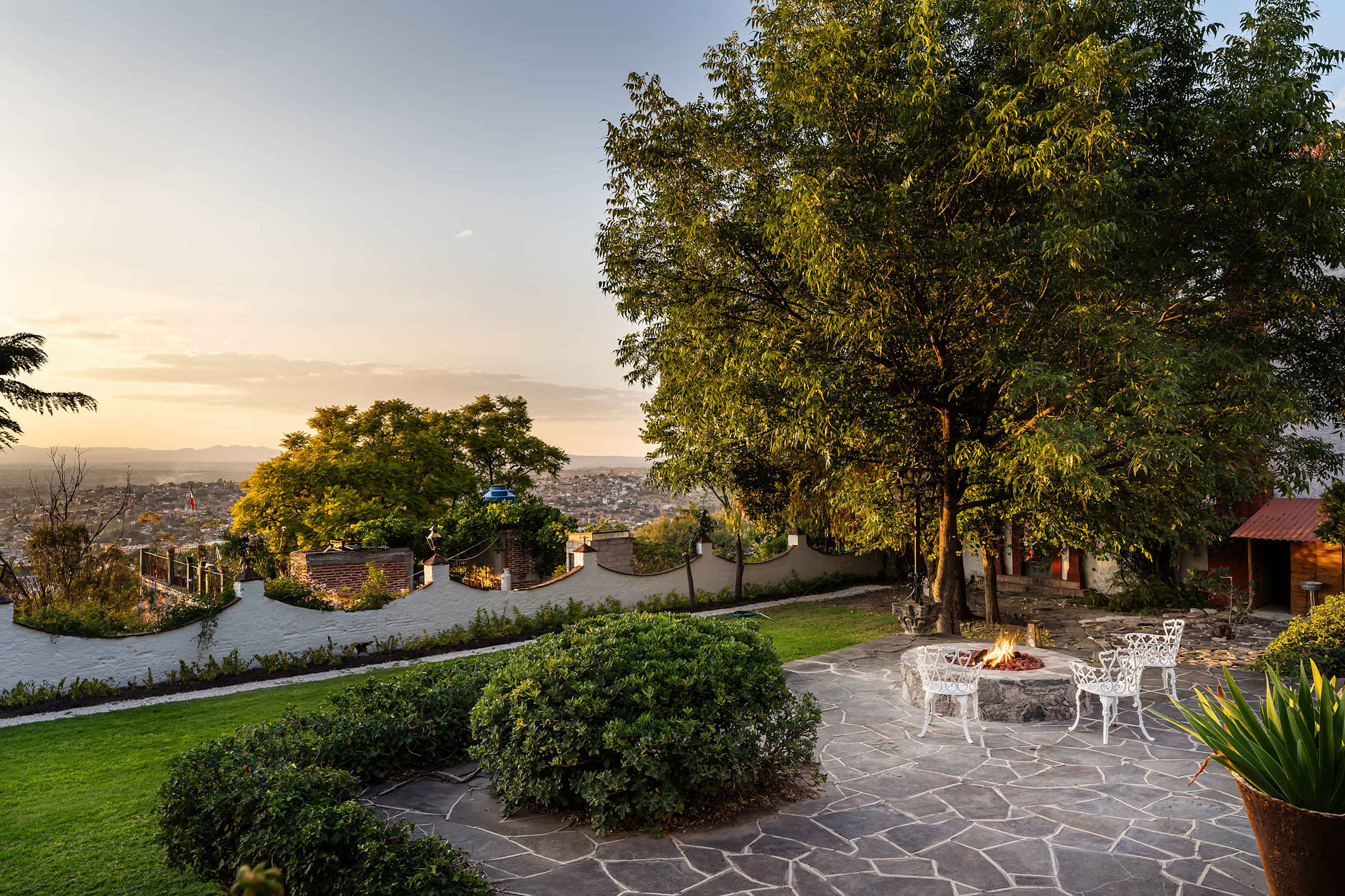 Casa Pedro Vargas: 6BR Estate w/ Hot Tub & Modern Comforts 54