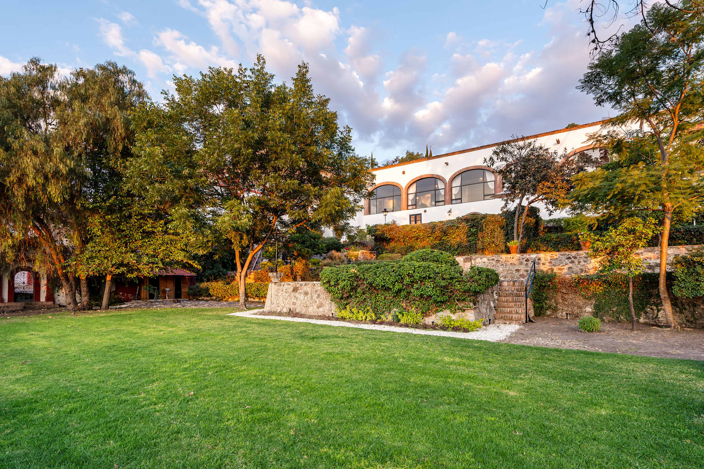 Casa Pedro Vargas: 6BR Estate w/ Hot Tub & Modern Comforts 55
