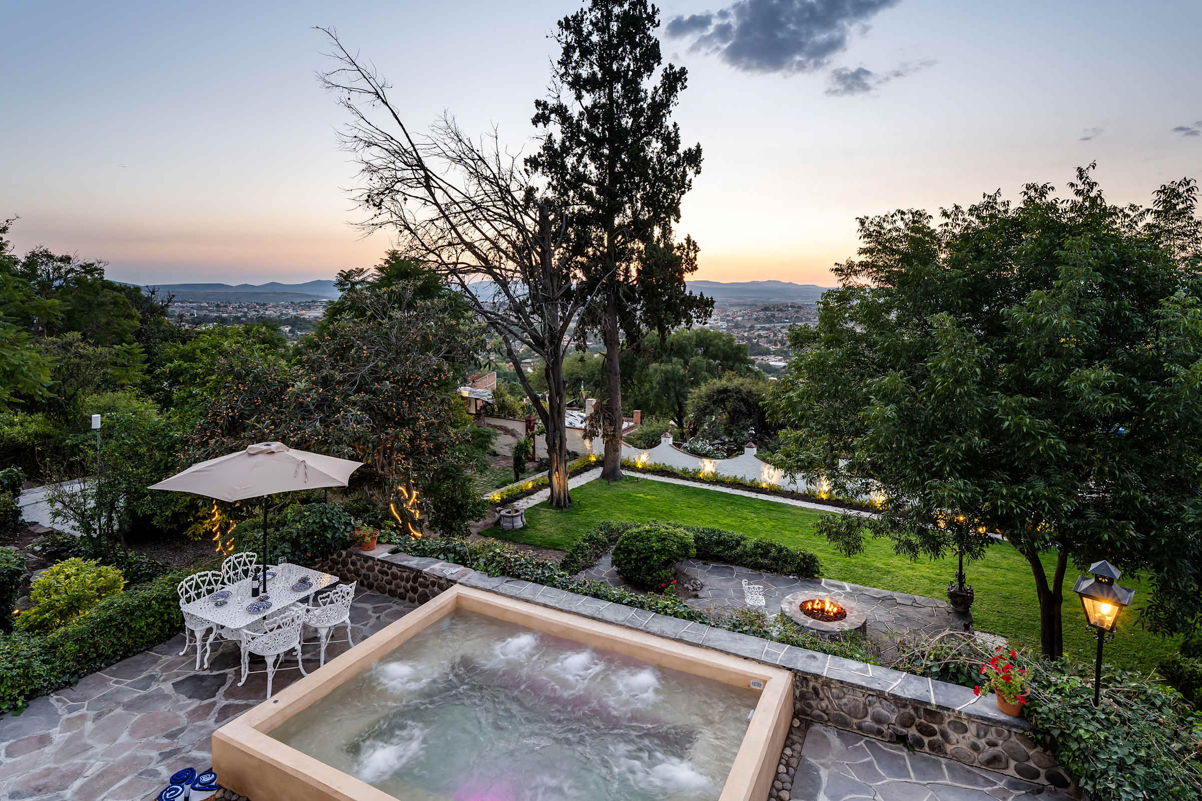 Casa Pedro Vargas: 6BR Estate w/ Hot Tub & Modern Comforts 52
