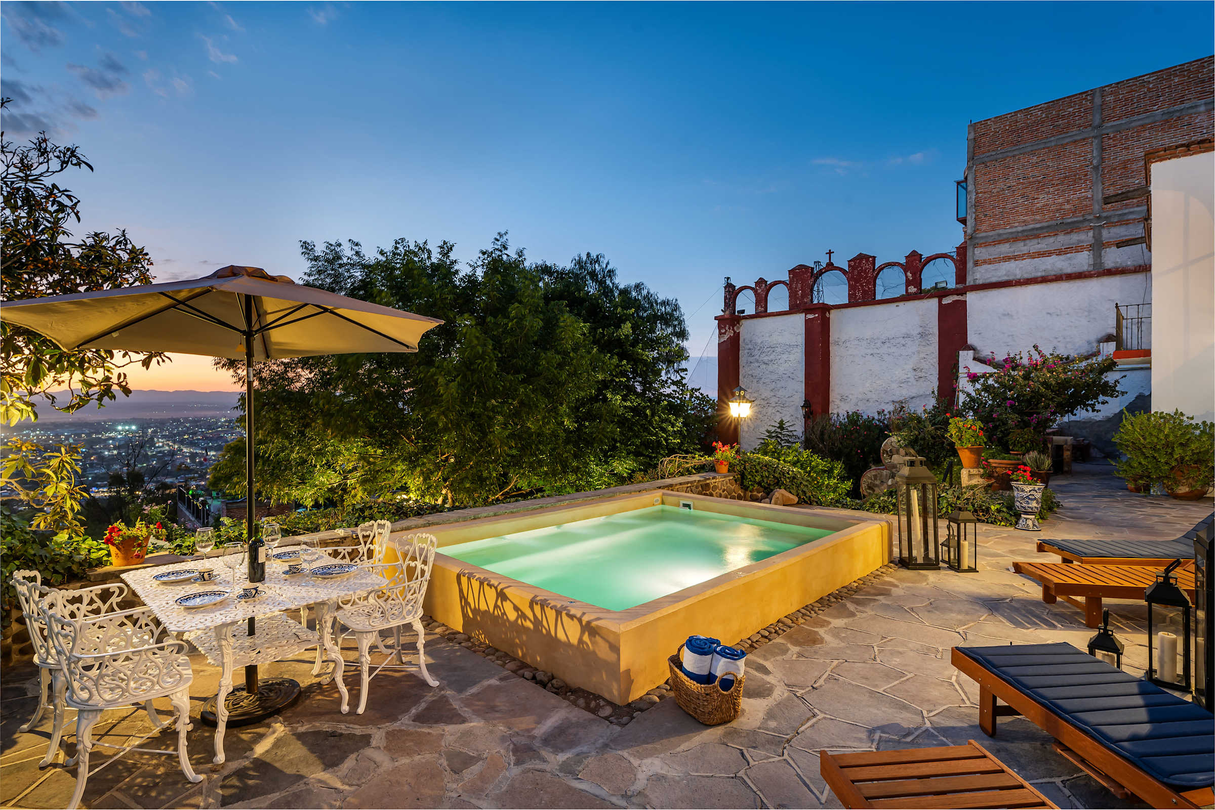 Casa Pedro Vargas: 6BR Estate w/ Hot Tub & Modern Comforts 59