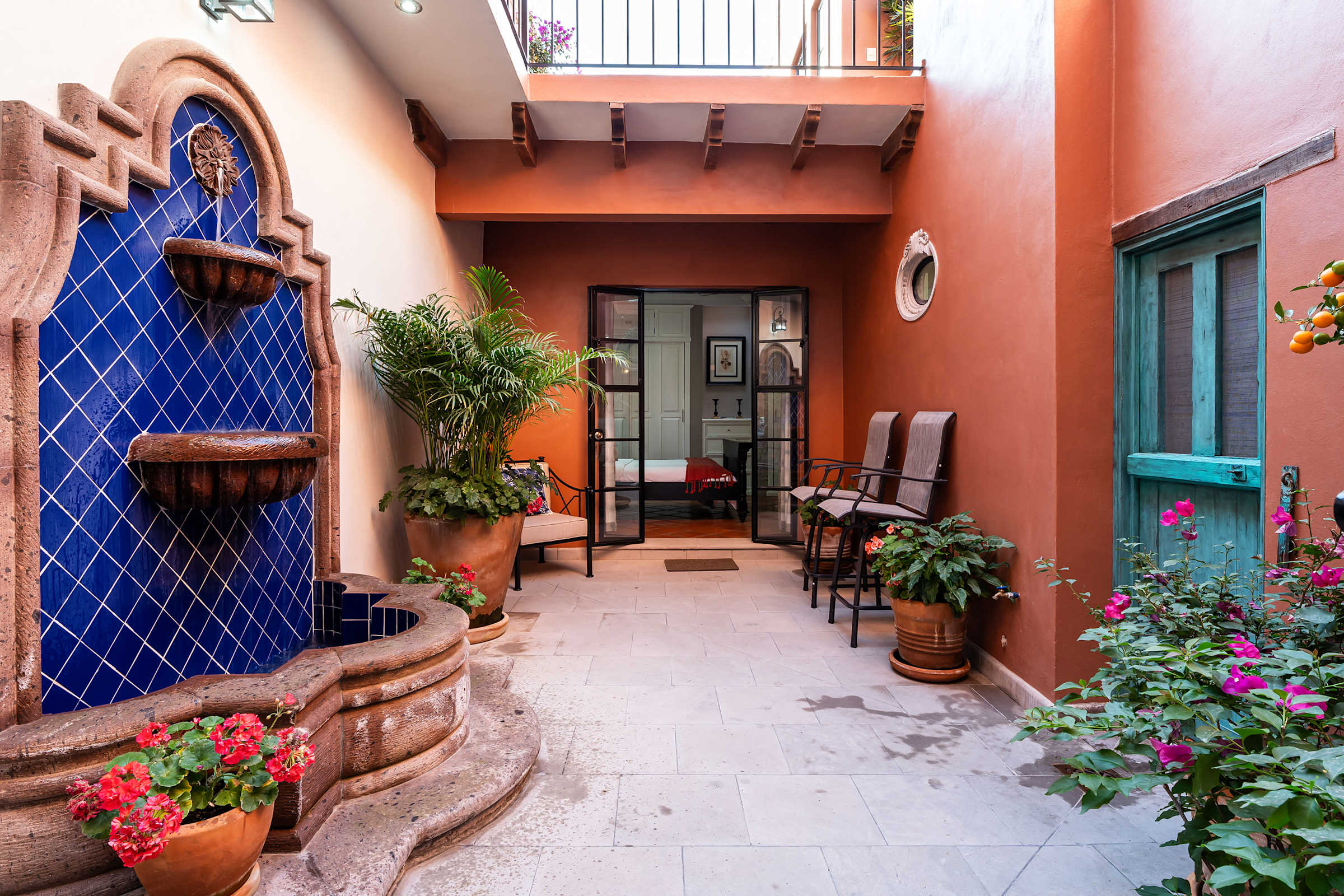 Casa Mimosa, 3BR Retreat with Rooftop & City Views 12