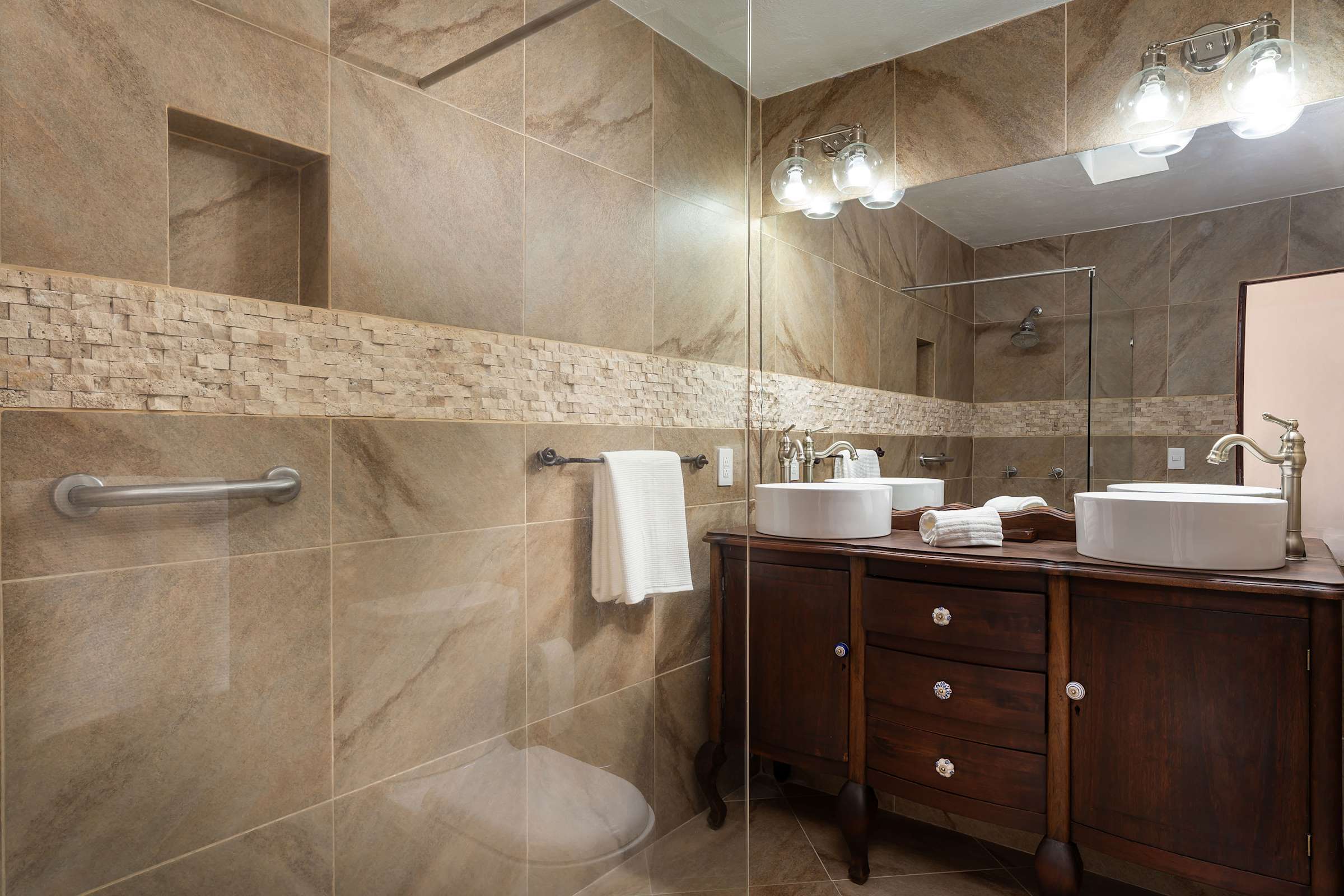 Casa Bellavista, 4BR in Centro Jardin Allende 28