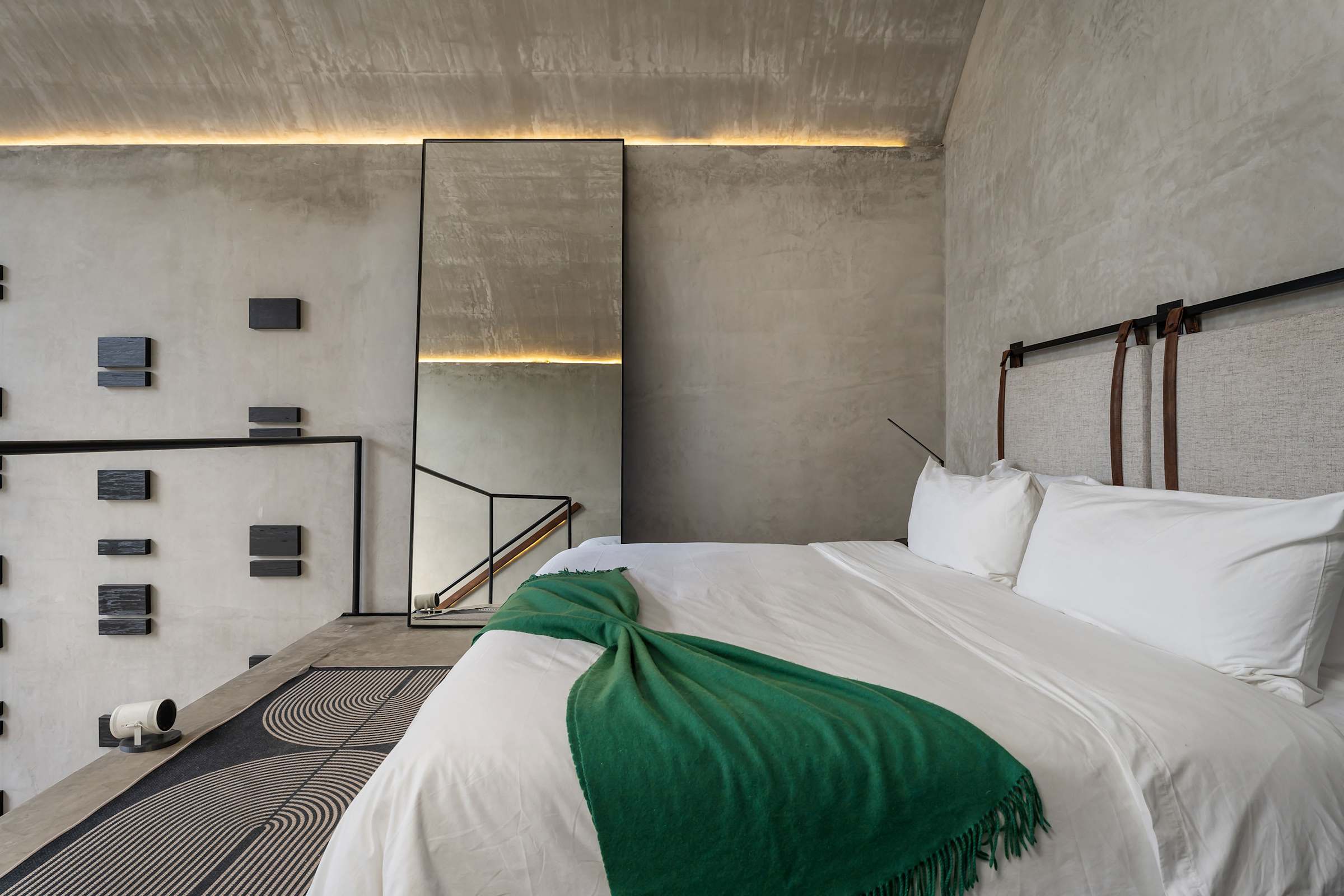 CASA DOM: Tranquil Retreat in the Mountain Desert 8