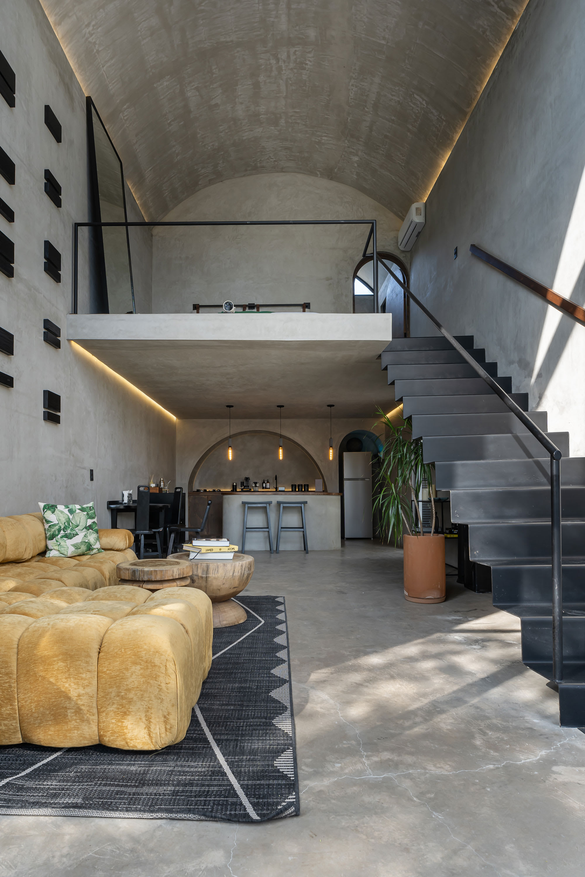 CASA DOM: Tranquil Retreat in the Mountain Desert 17