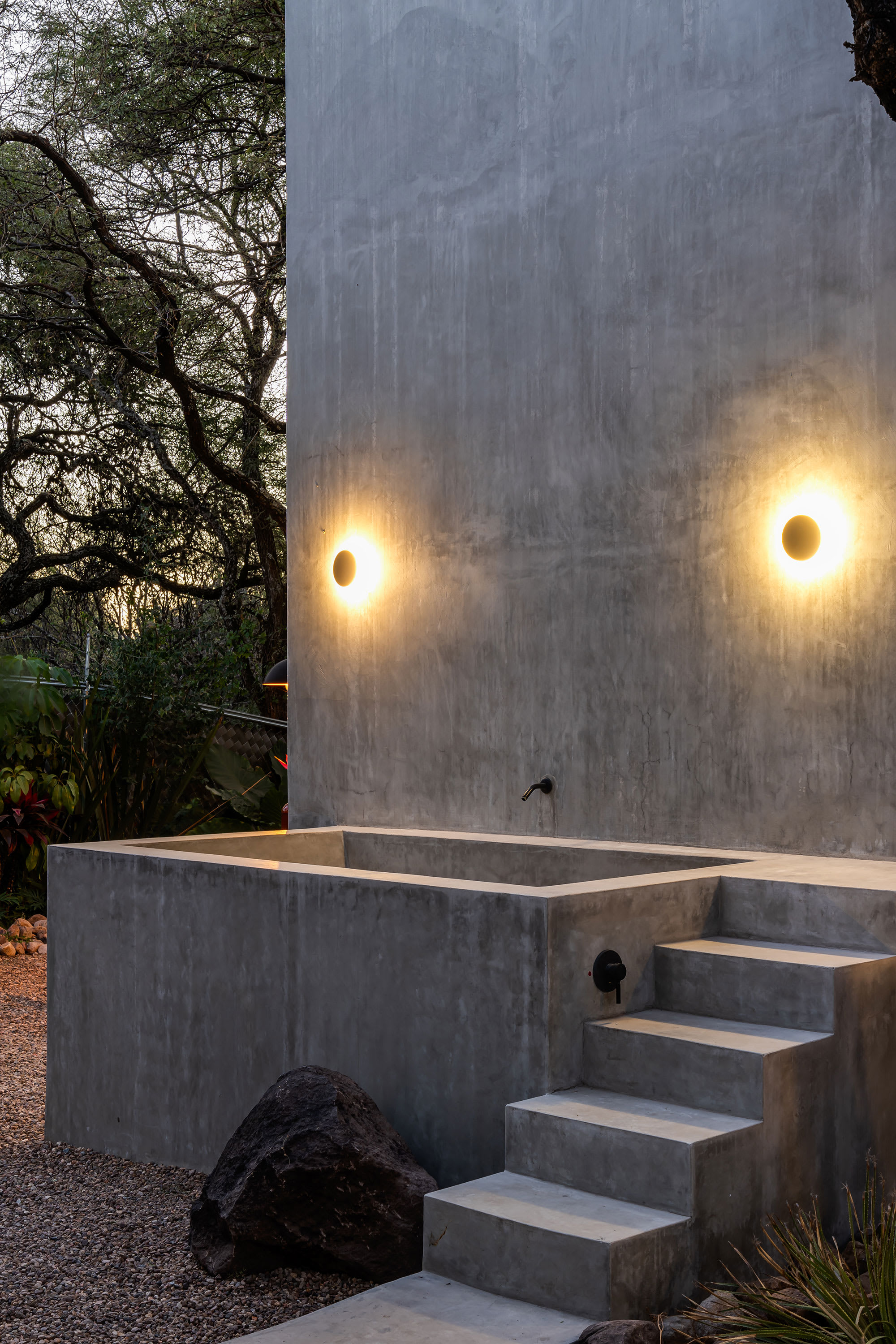CASA DOM: Tranquil Retreat in the Mountain Desert 23
