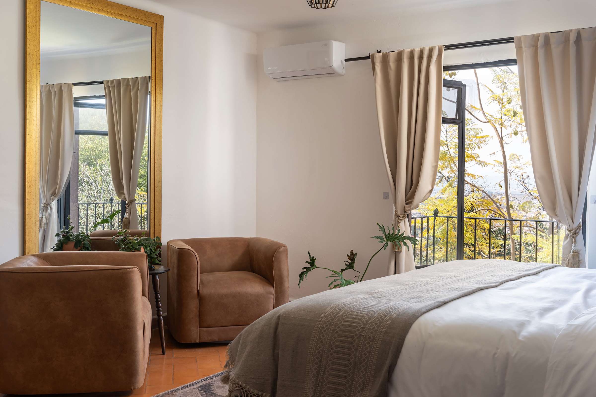 Casa Pedro Vargas: 6BR Estate w/ Hot Tub & Modern Comforts 18