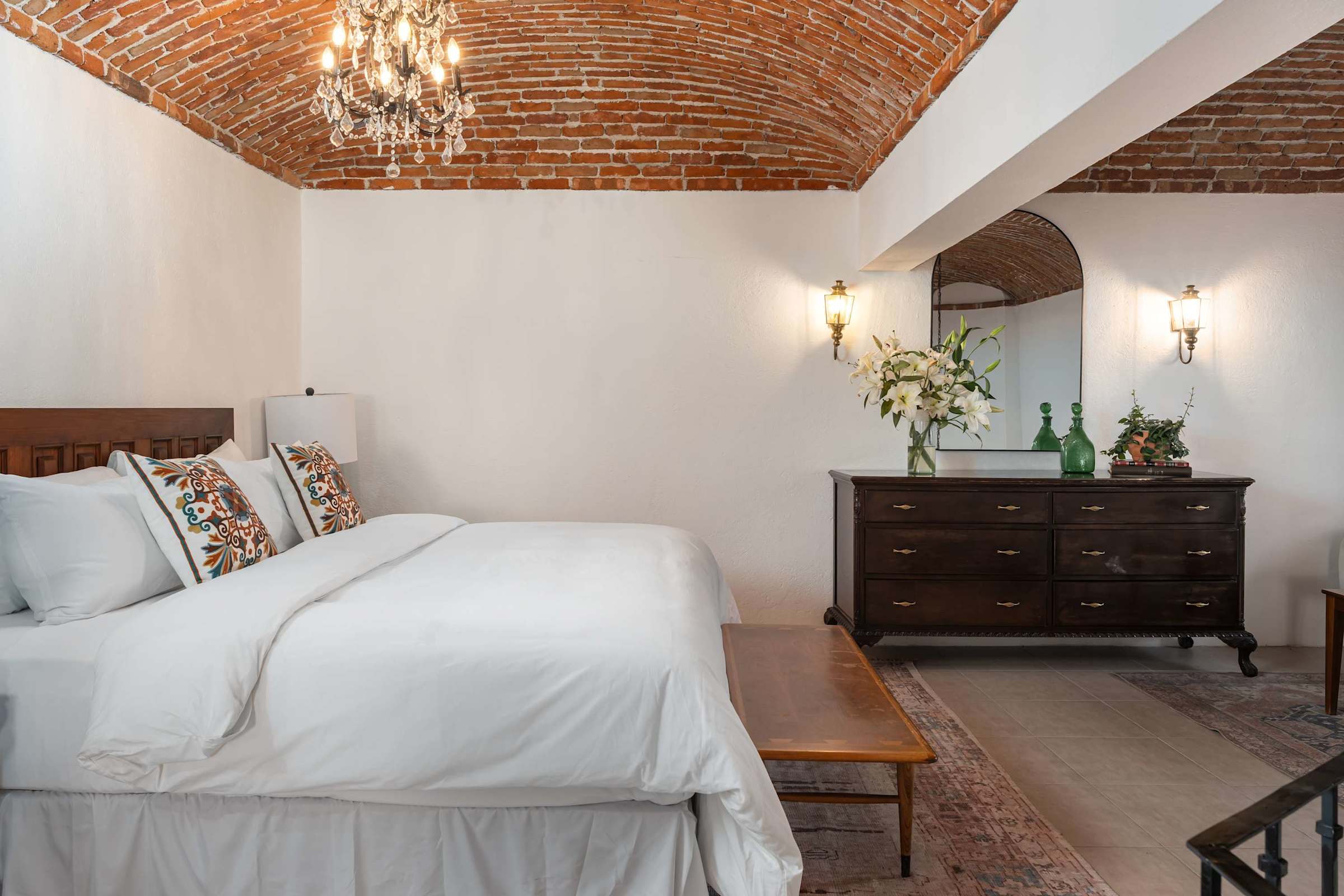 Casa Pedro Vargas: 6BR Estate w/ Hot Tub & Modern Comforts 27