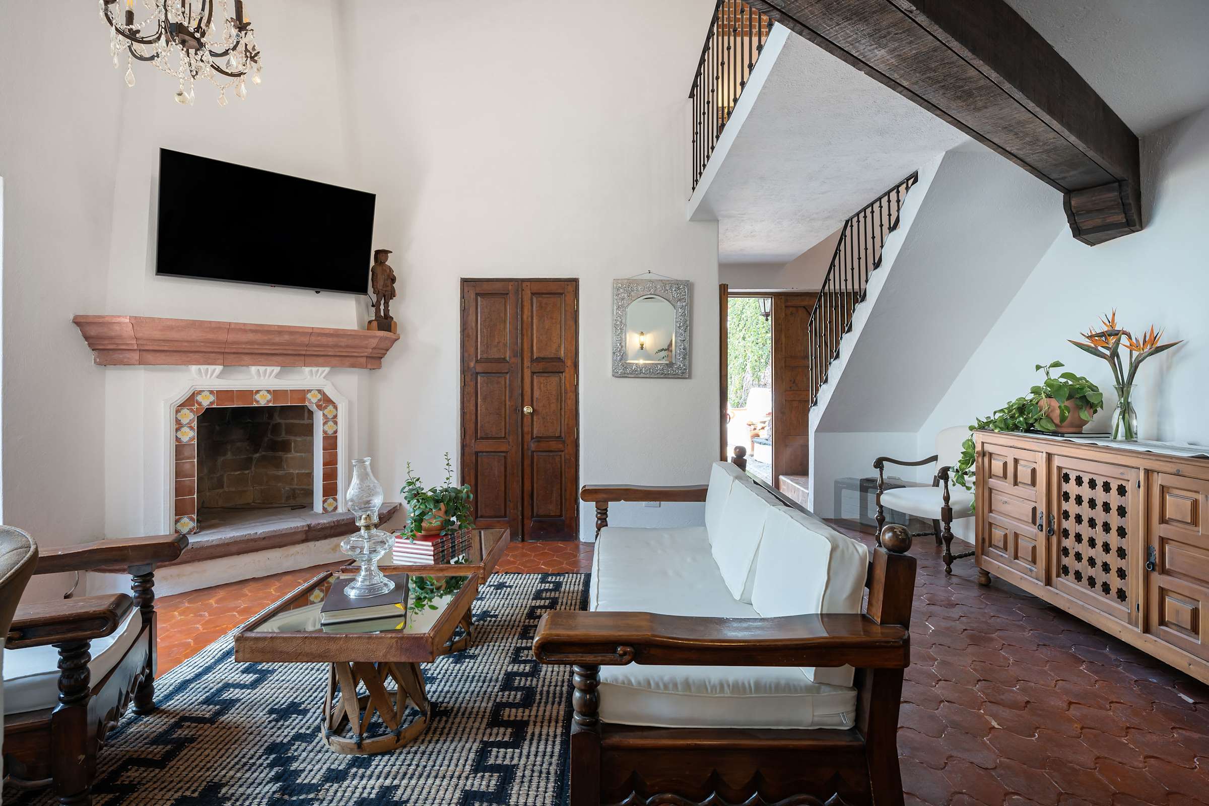 Casa Pedro Vargas: 6BR Estate w/ Hot Tub & Modern Comforts 30
