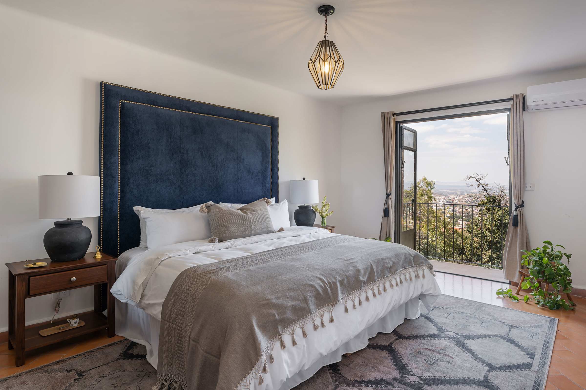 Casa Pedro Vargas: 6BR Estate w/ Hot Tub & Modern Comforts 22