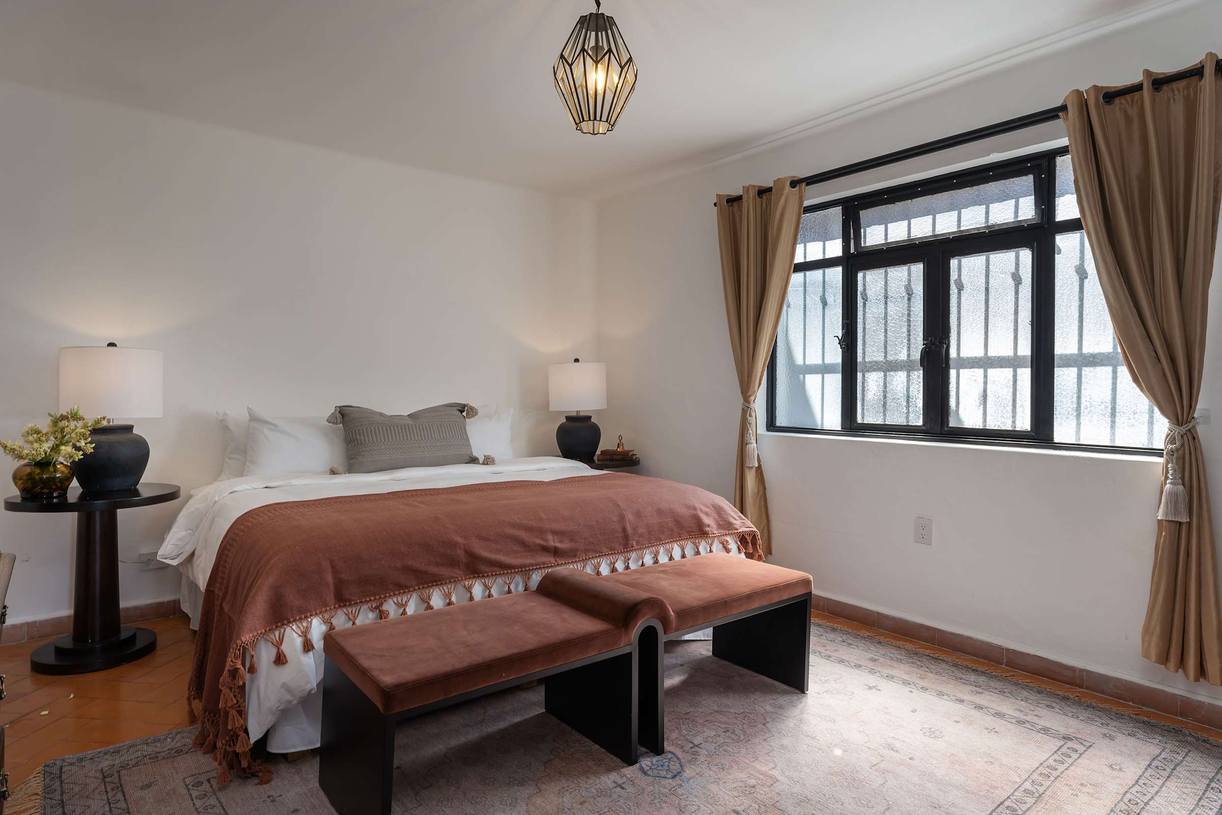 Casa Pedro Vargas: 6BR Estate w/ Hot Tub & Modern Comforts 39
