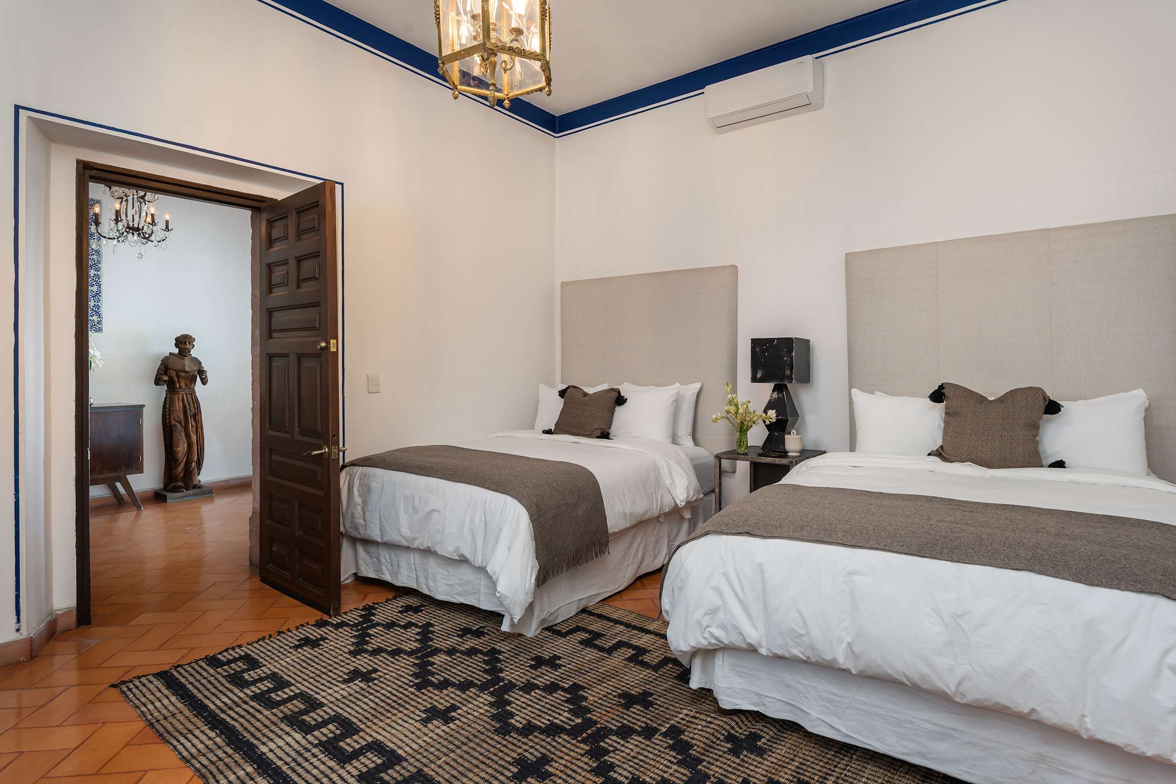 Casa Pedro Vargas: 6BR Estate w/ Hot Tub & Modern Comforts 43