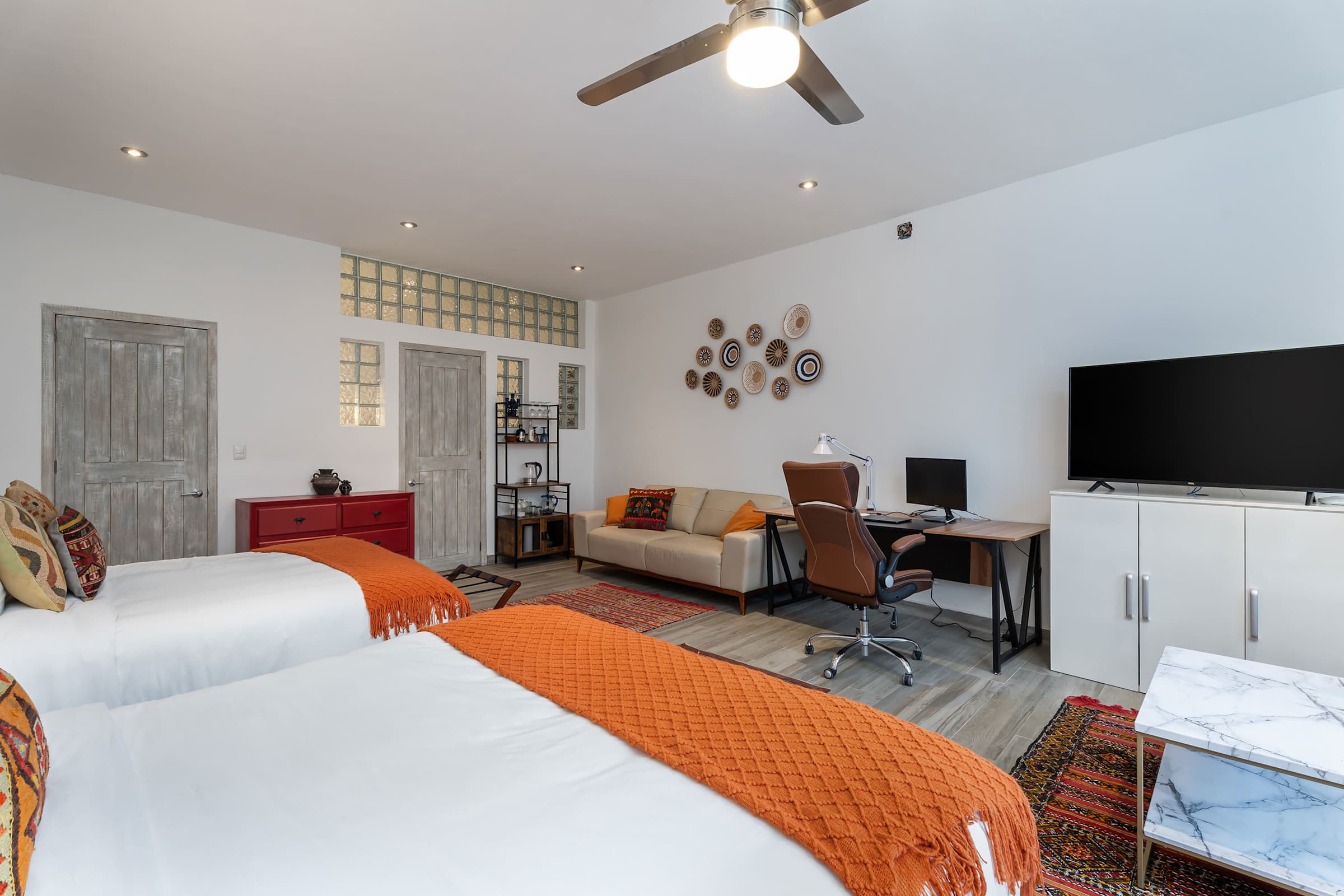 Casa Blanca, 2BR Modern Home with Rooftop Views 25