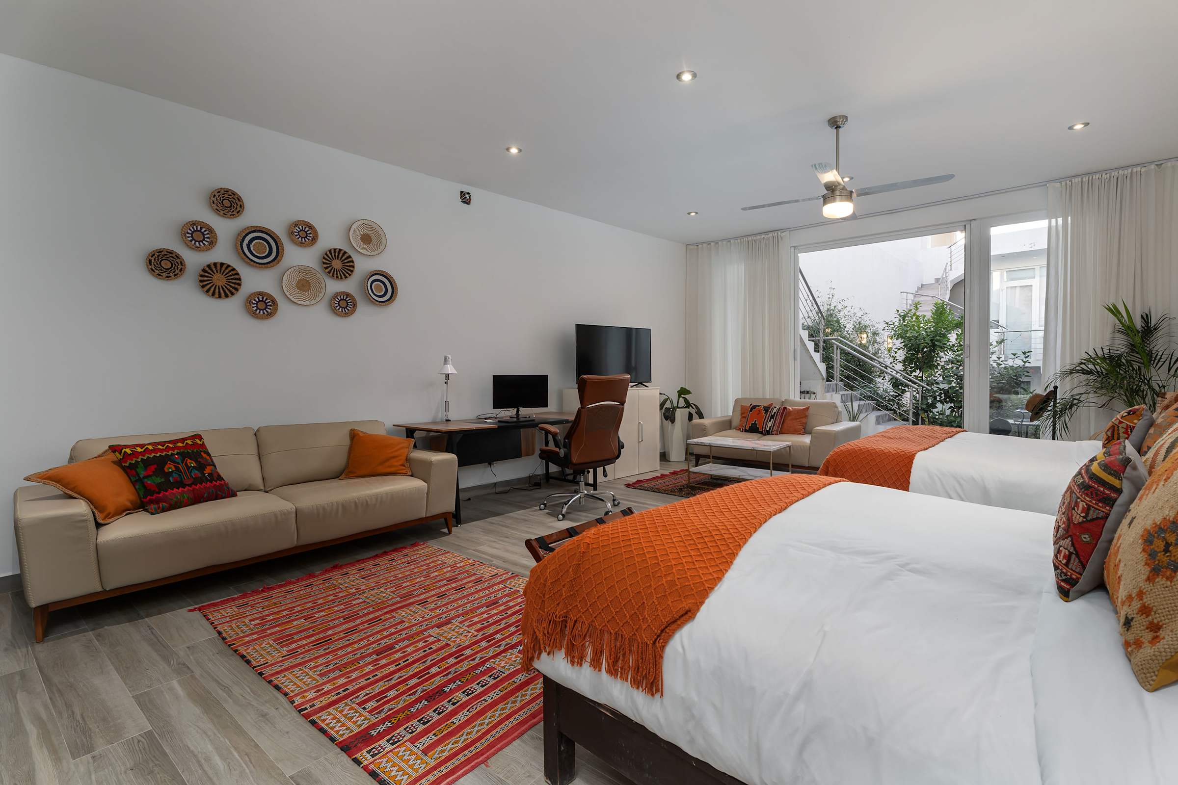 Casa Blanca, 2BR Modern Home with Rooftop Views 26