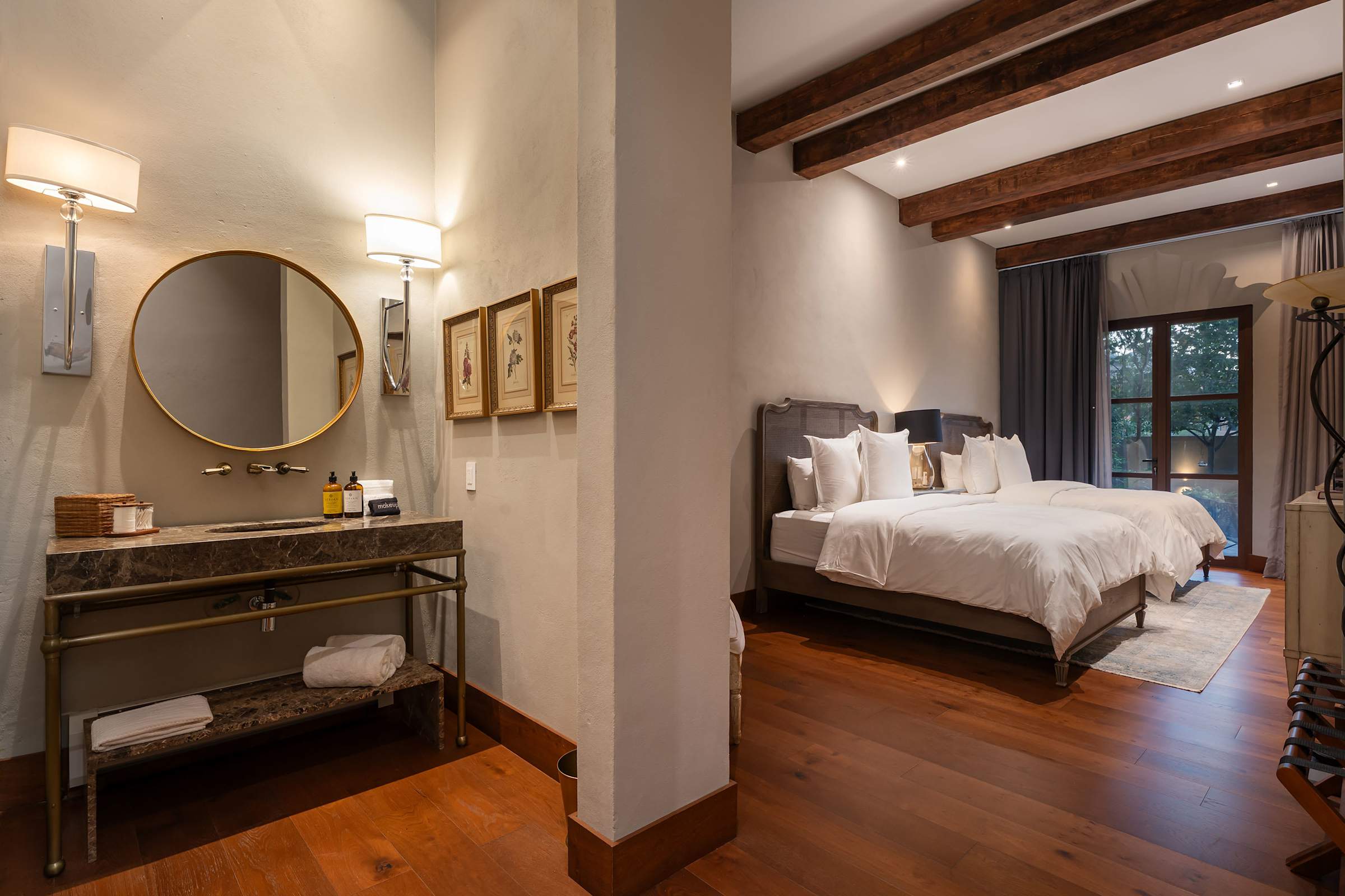 Casa Faroles, Designer 7BR Villa with Pool Jacuzzi & Full Staff · photo 43