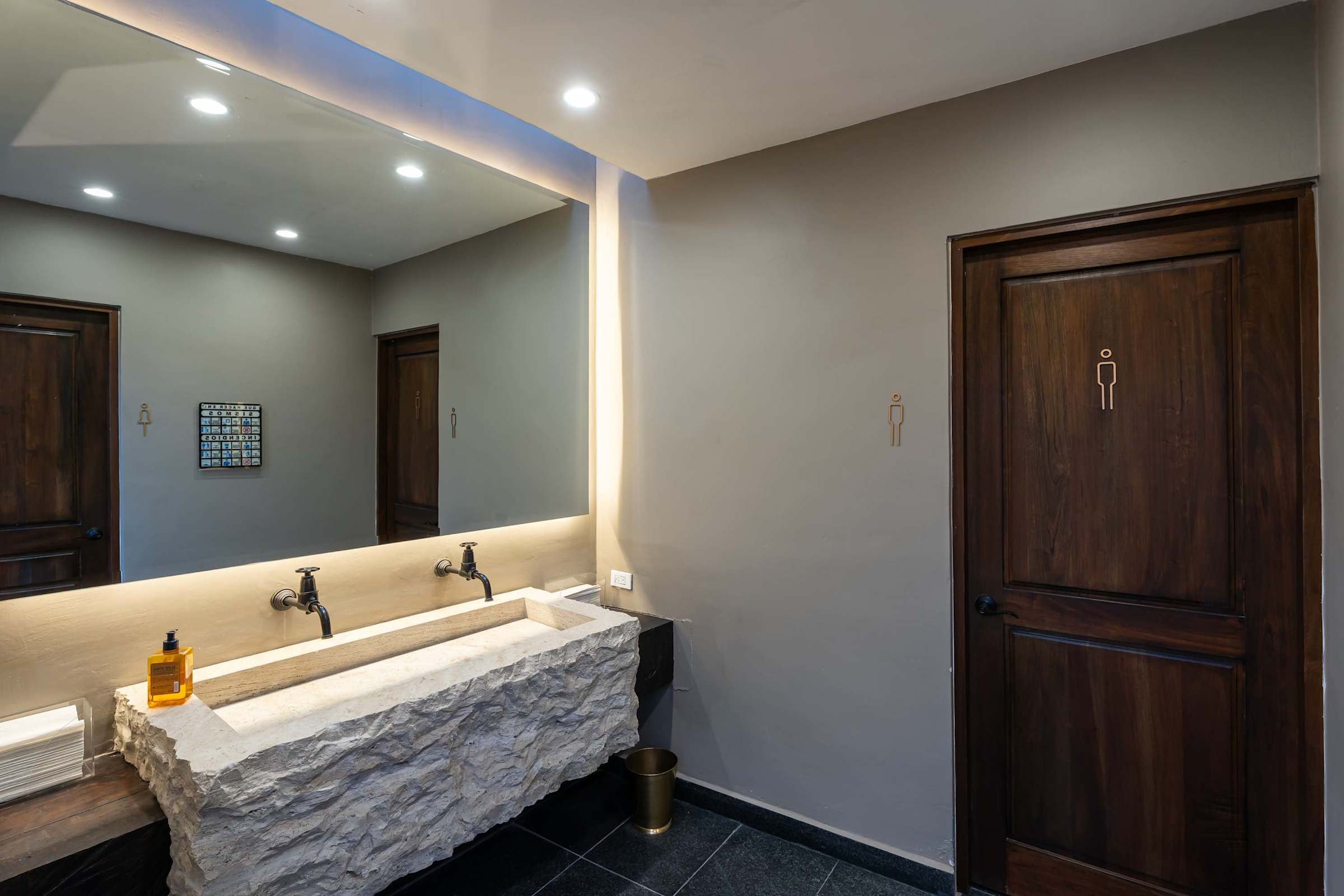 Casa Faroles, Designer 7BR Villa with Pool Jacuzzi & Full Staff · photo 68