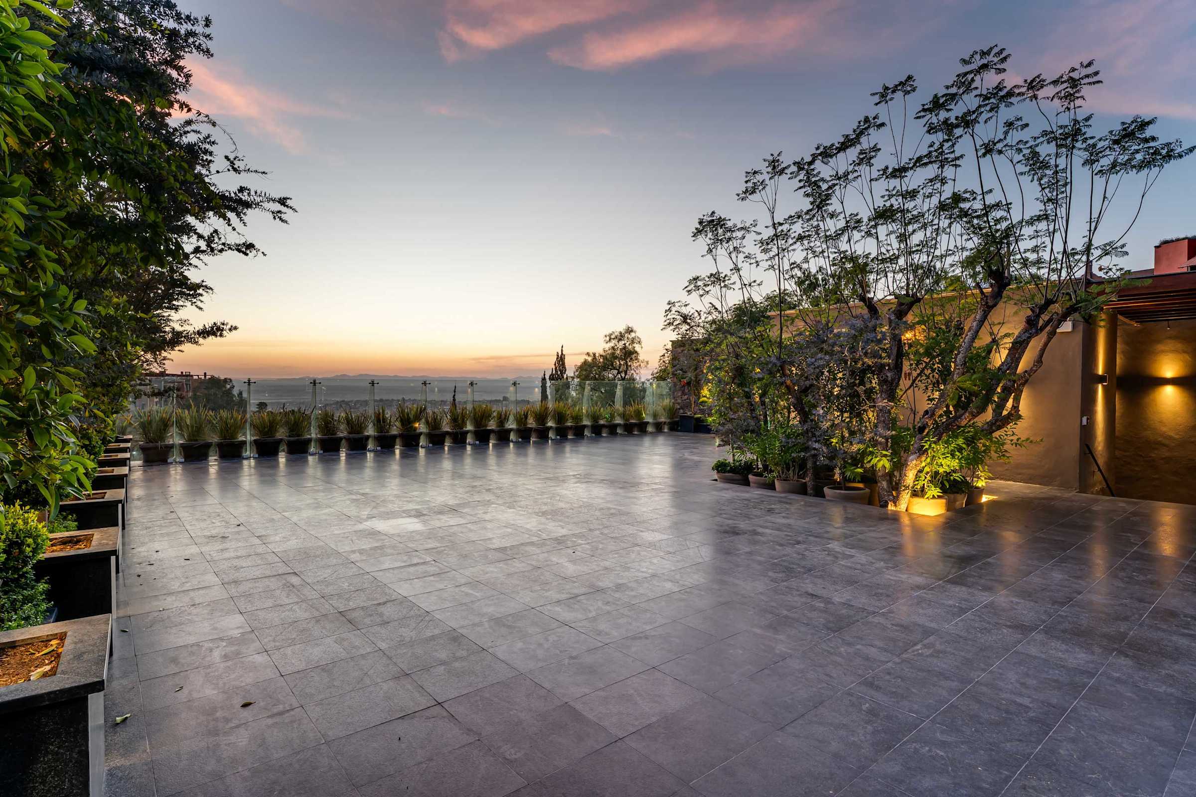 Casa Faroles, Designer 7BR Villa with Pool Jacuzzi & Full Staff · photo 65