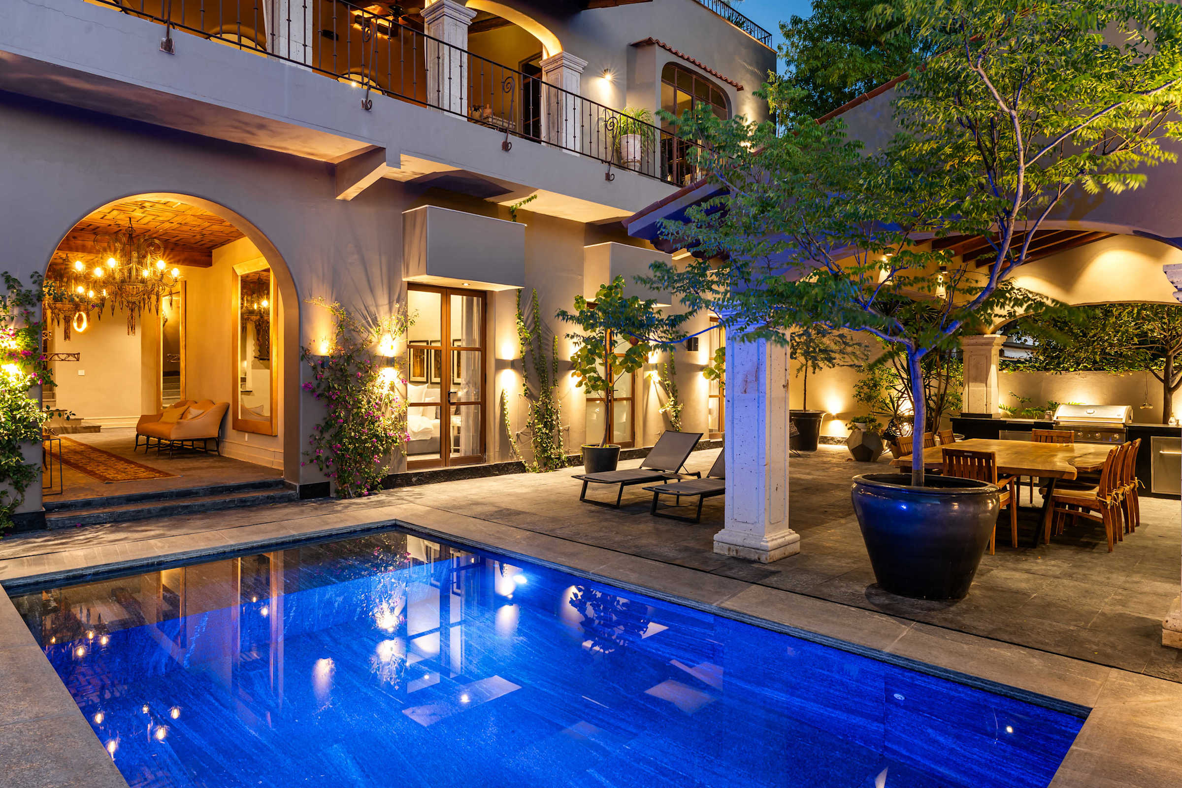 Casa Faroles, Designer 7BR Villa with Pool Jacuzzi & Full Staff · photo 59