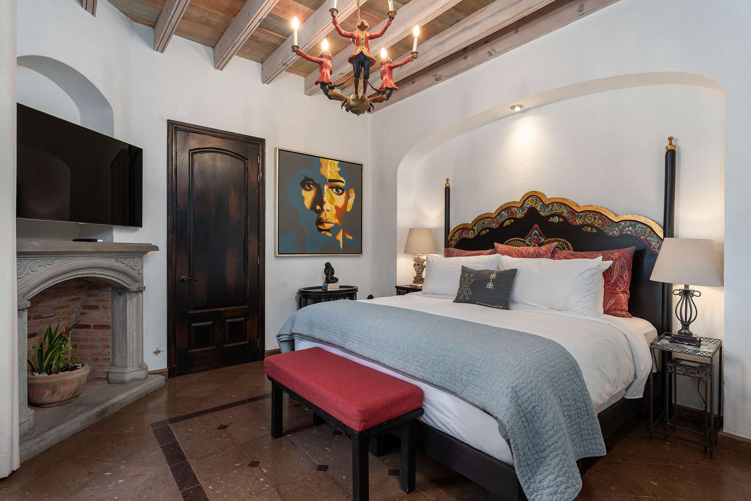 Casa Elegante, 3BR Modern Retreat in Centro 3