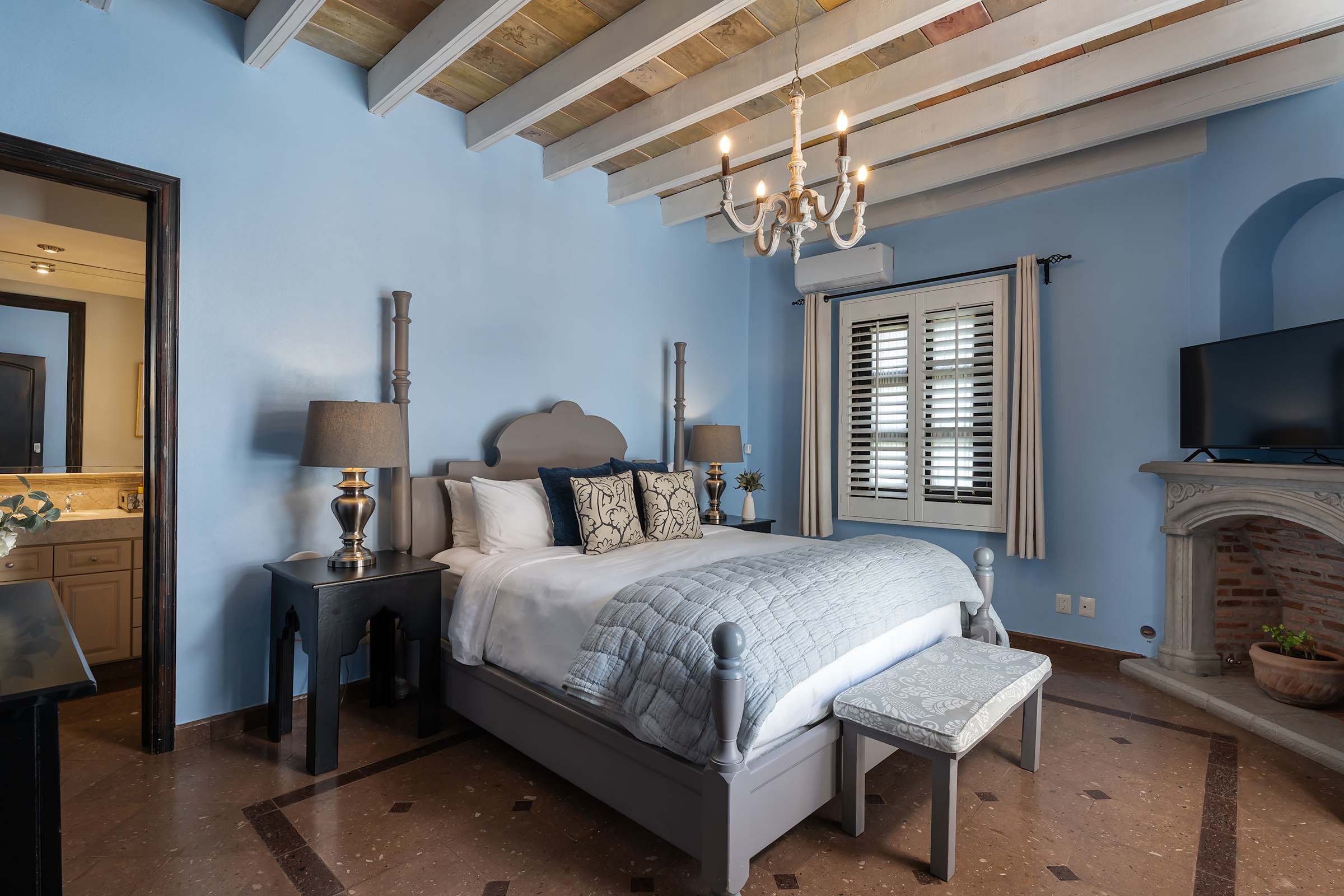 Casa Elegante, 3BR Modern Retreat in Centro 19