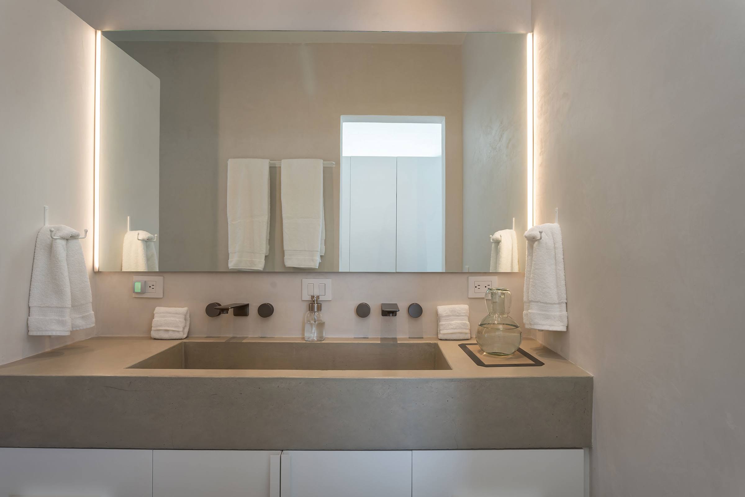 Casa Altamira: Stylish 1BR w/ City Views in Centro 14